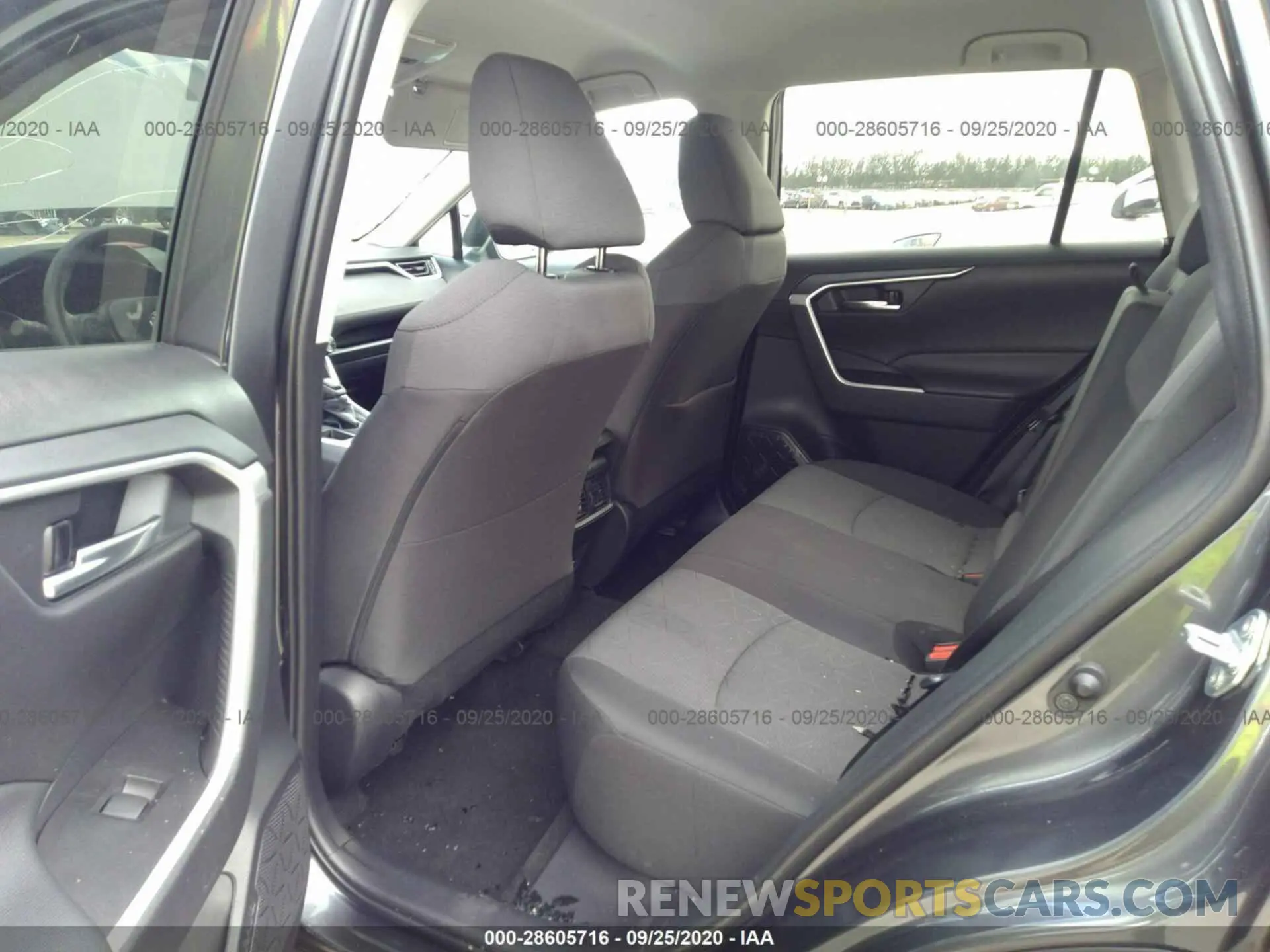 8 Photograph of a damaged car 2T3W1RFVXLC051831 TOYOTA RAV4 2020
