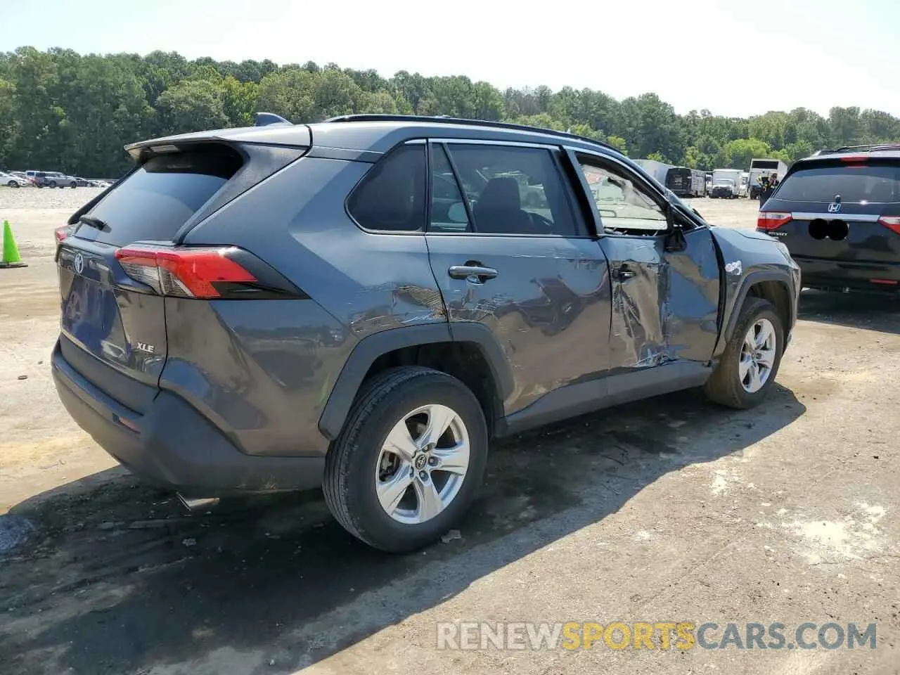 3 Фотография поврежденного автомобиля 2T3W1RFVXLC061355 TOYOTA RAV4 2020