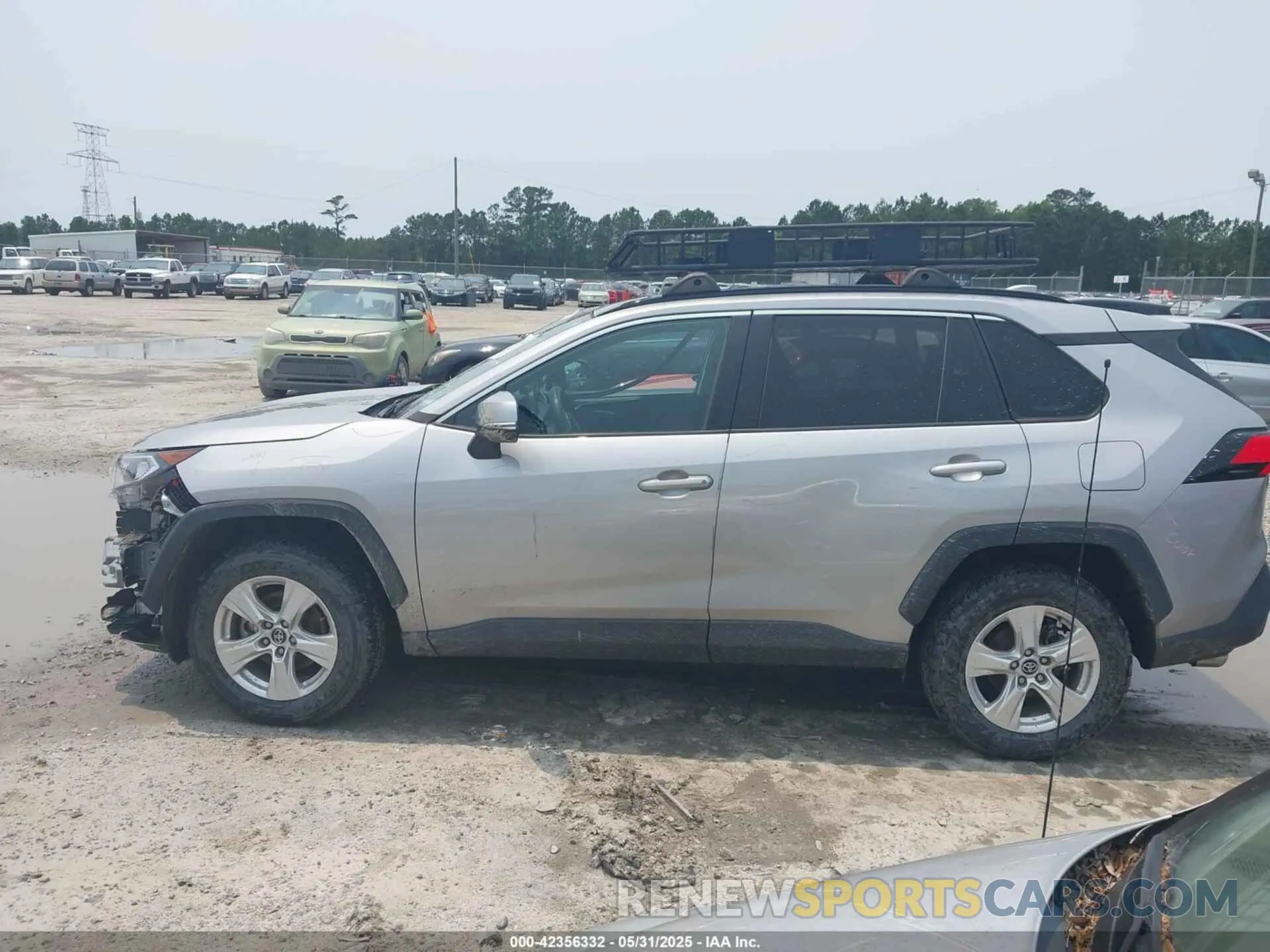 14 Photograph of a damaged car 2T3W1RFVXLC079578 TOYOTA RAV4 2020