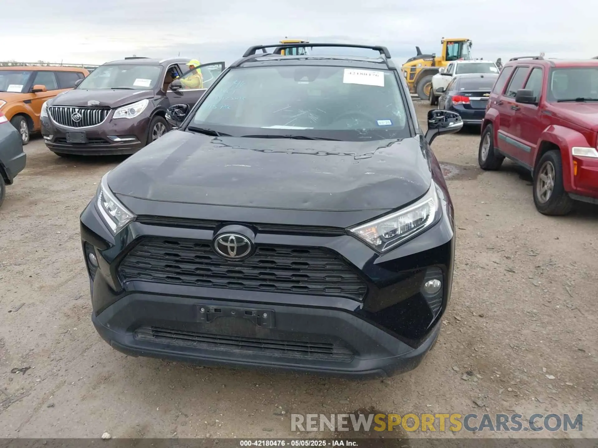 12 Photograph of a damaged car 2T3W1RFVXLW075433 TOYOTA RAV4 2020