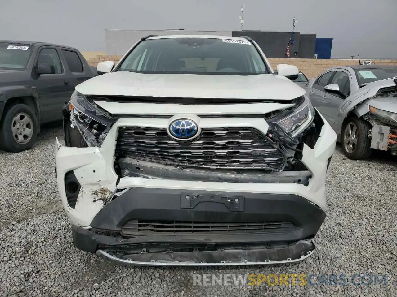 5 Photograph of a damaged car 4T3D6RFV7LU003775 TOYOTA RAV4 2020