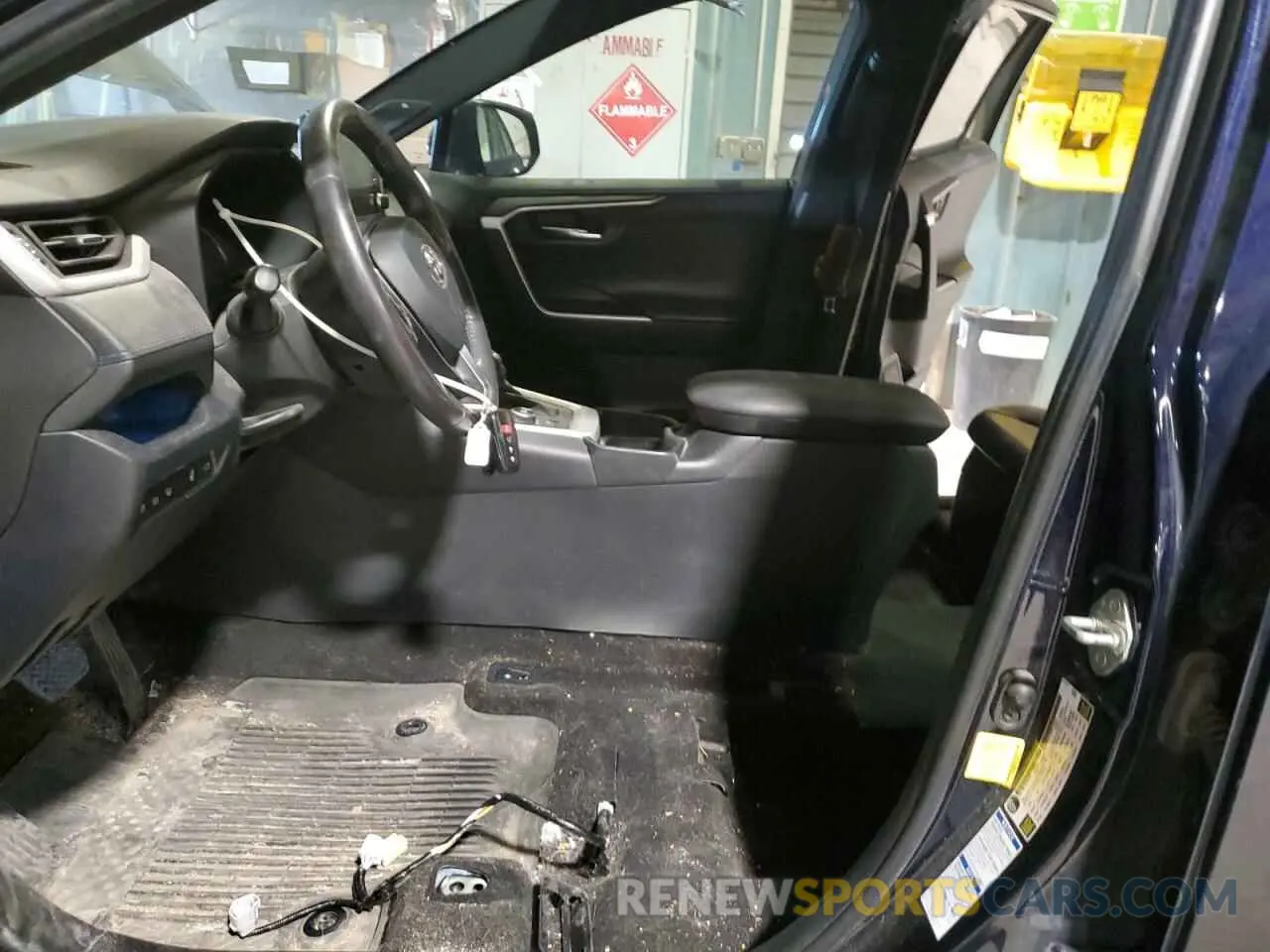 7 Photograph of a damaged car 4T3EWRFV2LU007513 TOYOTA RAV4 2020