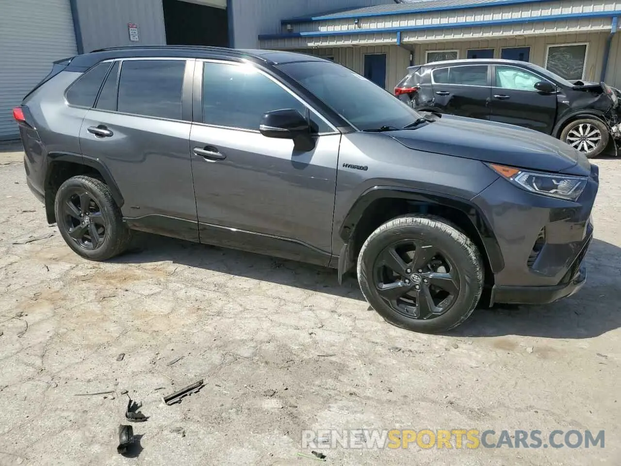 4 Photograph of a damaged car 4T3EWRFV4LU004466 TOYOTA RAV4 2020