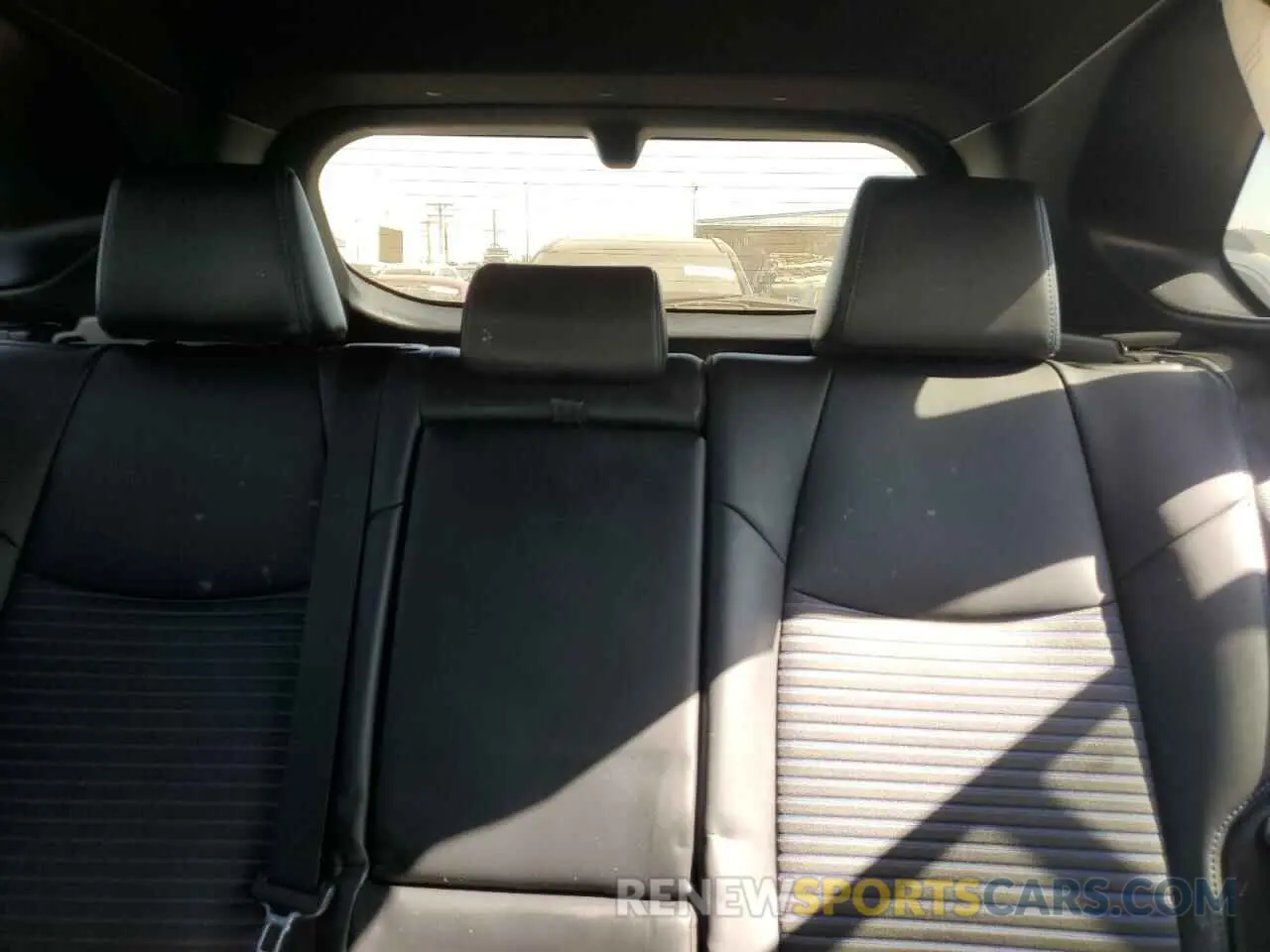10 Photograph of a damaged car 4T3EWRFV4LU005861 TOYOTA RAV4 2020
