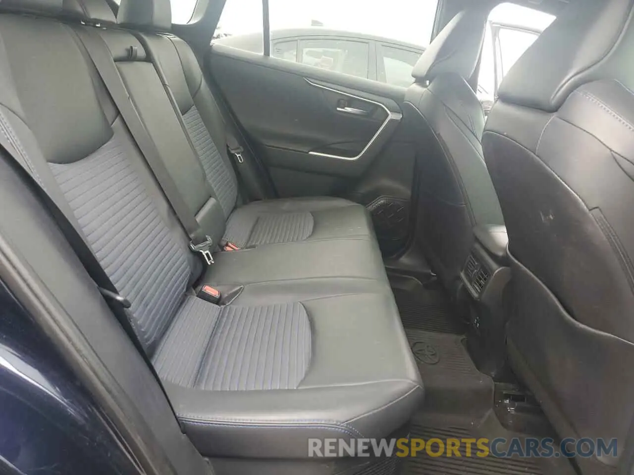 11 Фотография поврежденного автомобиля 4T3EWRFV7LU001433 TOYOTA RAV4 2020