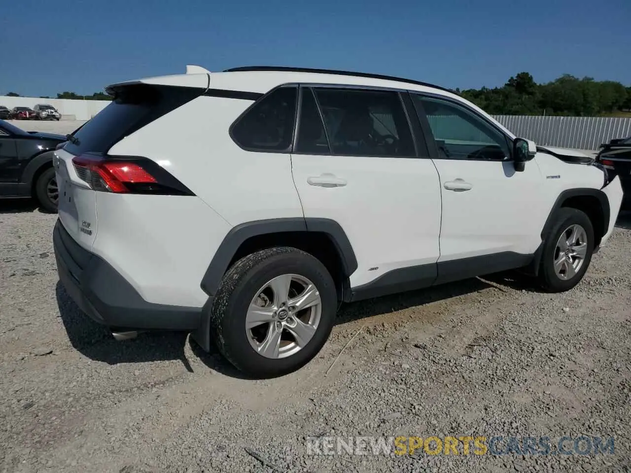 3 Photograph of a damaged car 4T3R6RFVXLU002240 TOYOTA RAV4 2020