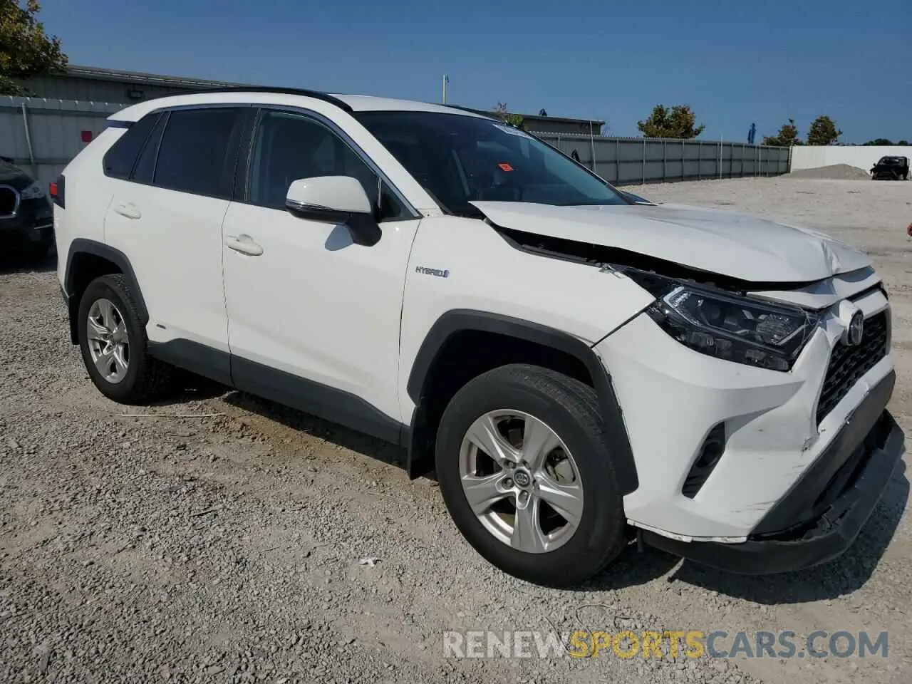 4 Photograph of a damaged car 4T3R6RFVXLU002240 TOYOTA RAV4 2020