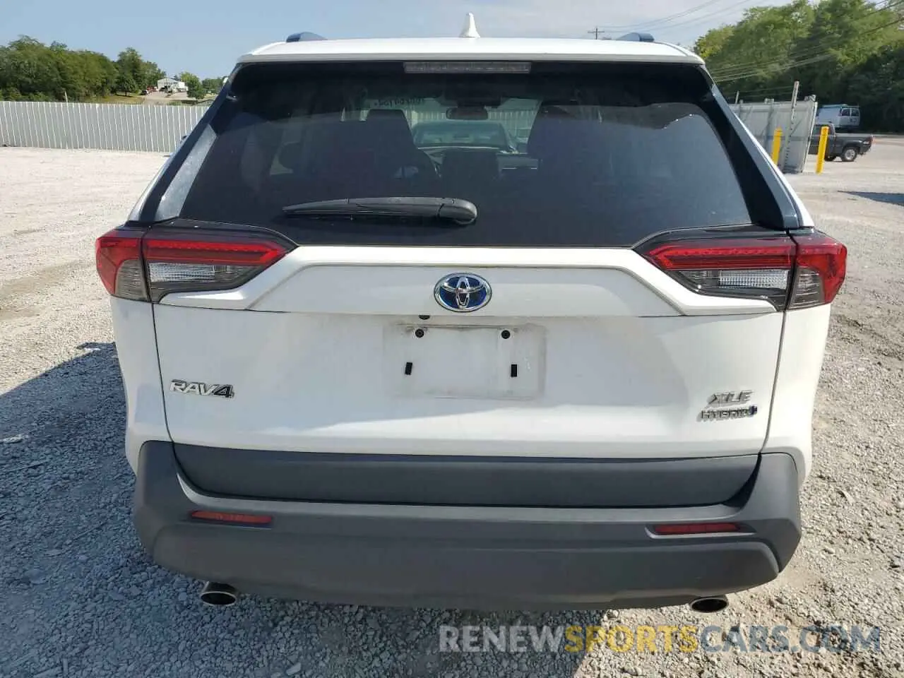 6 Photograph of a damaged car 4T3R6RFVXLU002240 TOYOTA RAV4 2020