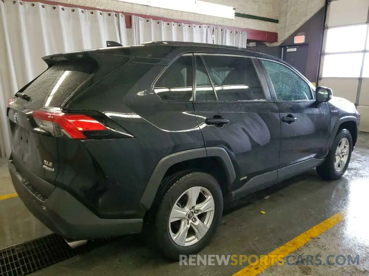 3 Фотография поврежденного автомобиля 4T3RWRFV5LU002968 TOYOTA RAV4 2020