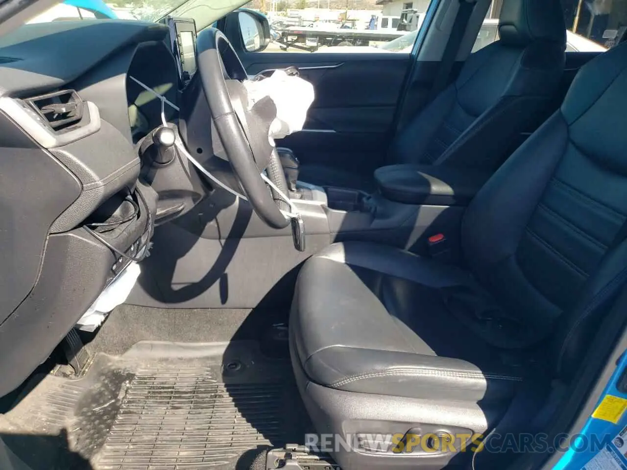 7 Photograph of a damaged car JTMA1RFV2LD055846 TOYOTA RAV4 2020