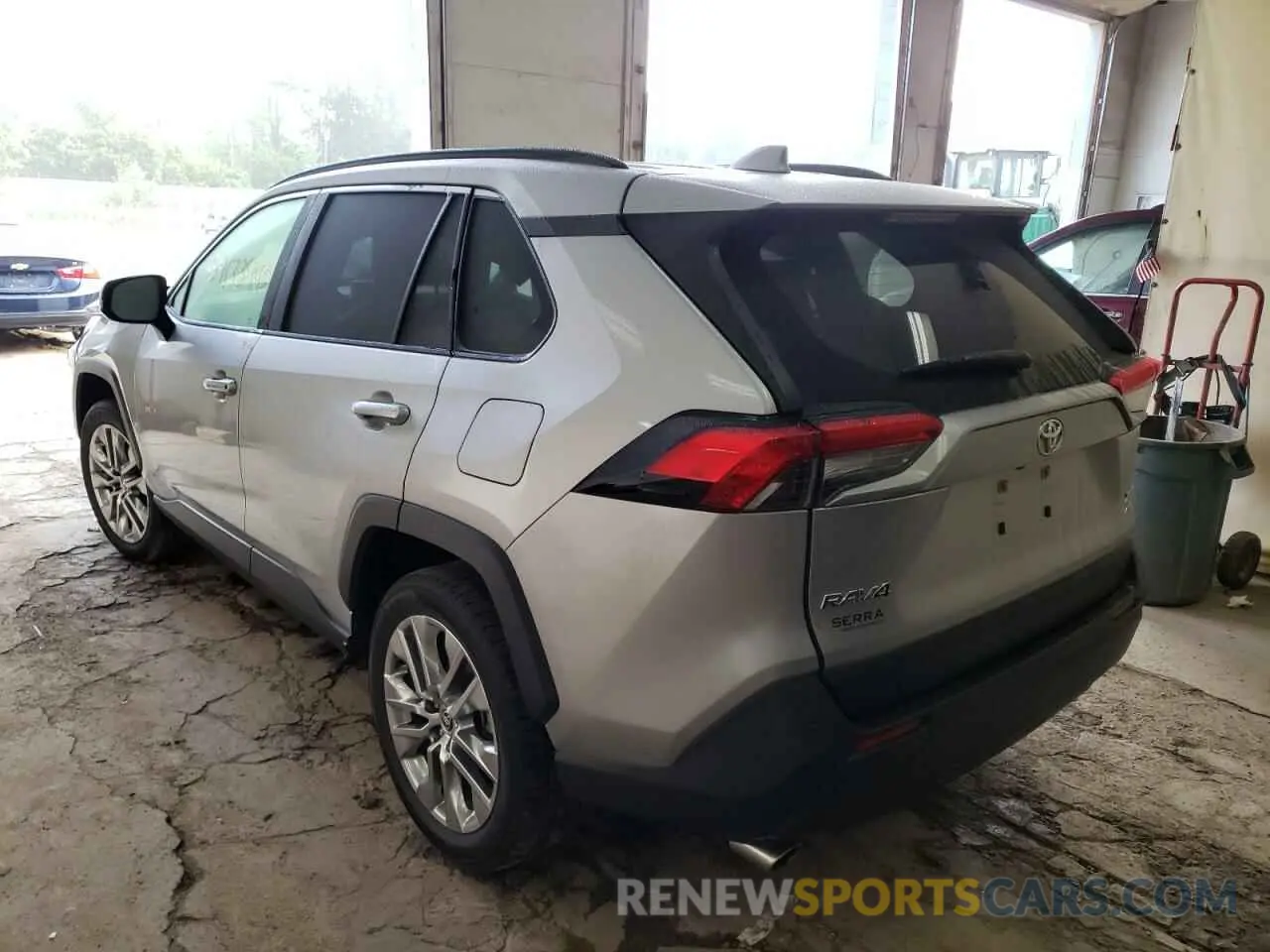 3 Photograph of a damaged car JTMA1RFV2LJ037610 TOYOTA RAV4 2020