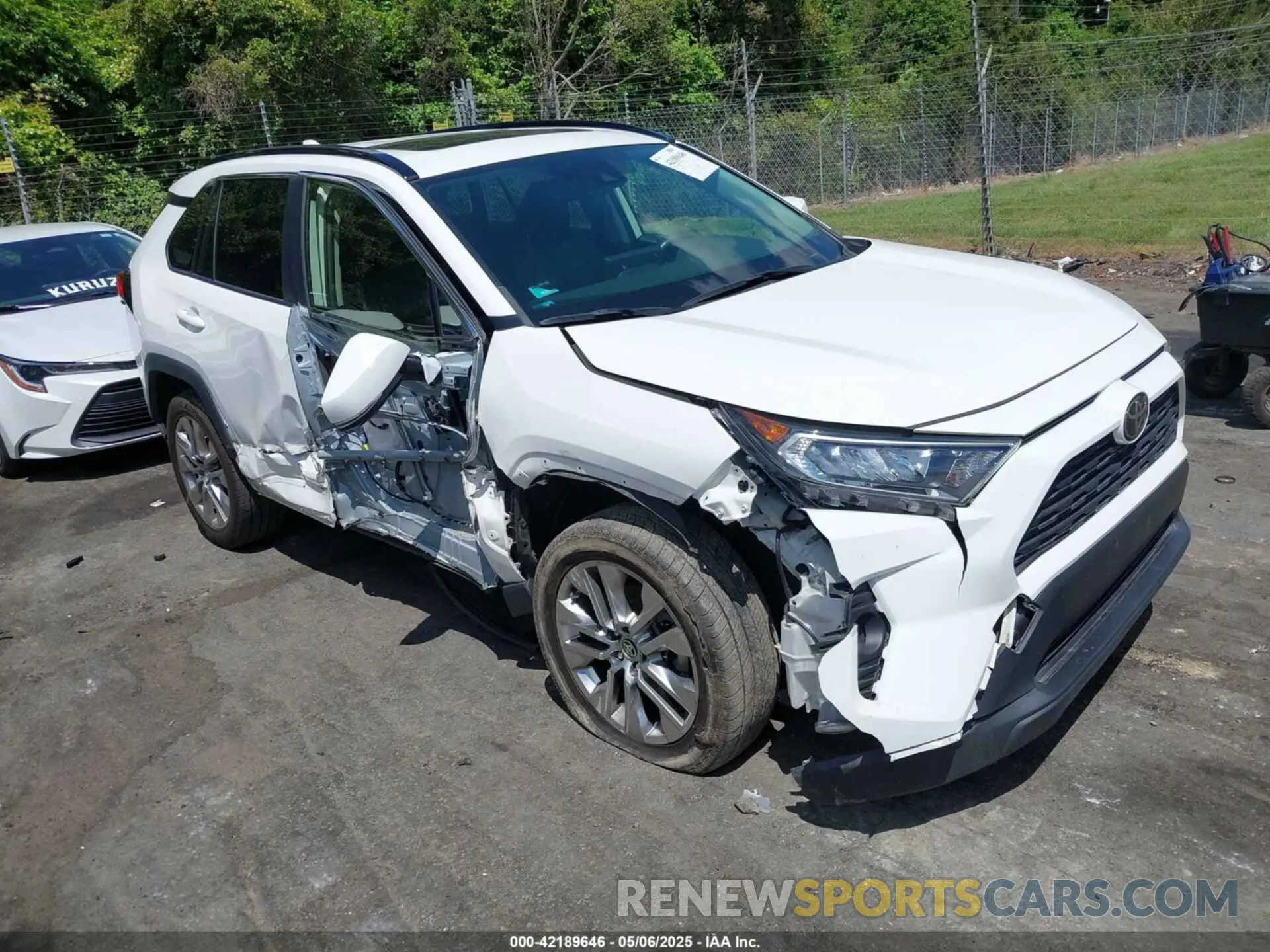 1 Photograph of a damaged car JTMA1RFV3LD055015 TOYOTA RAV4 2020