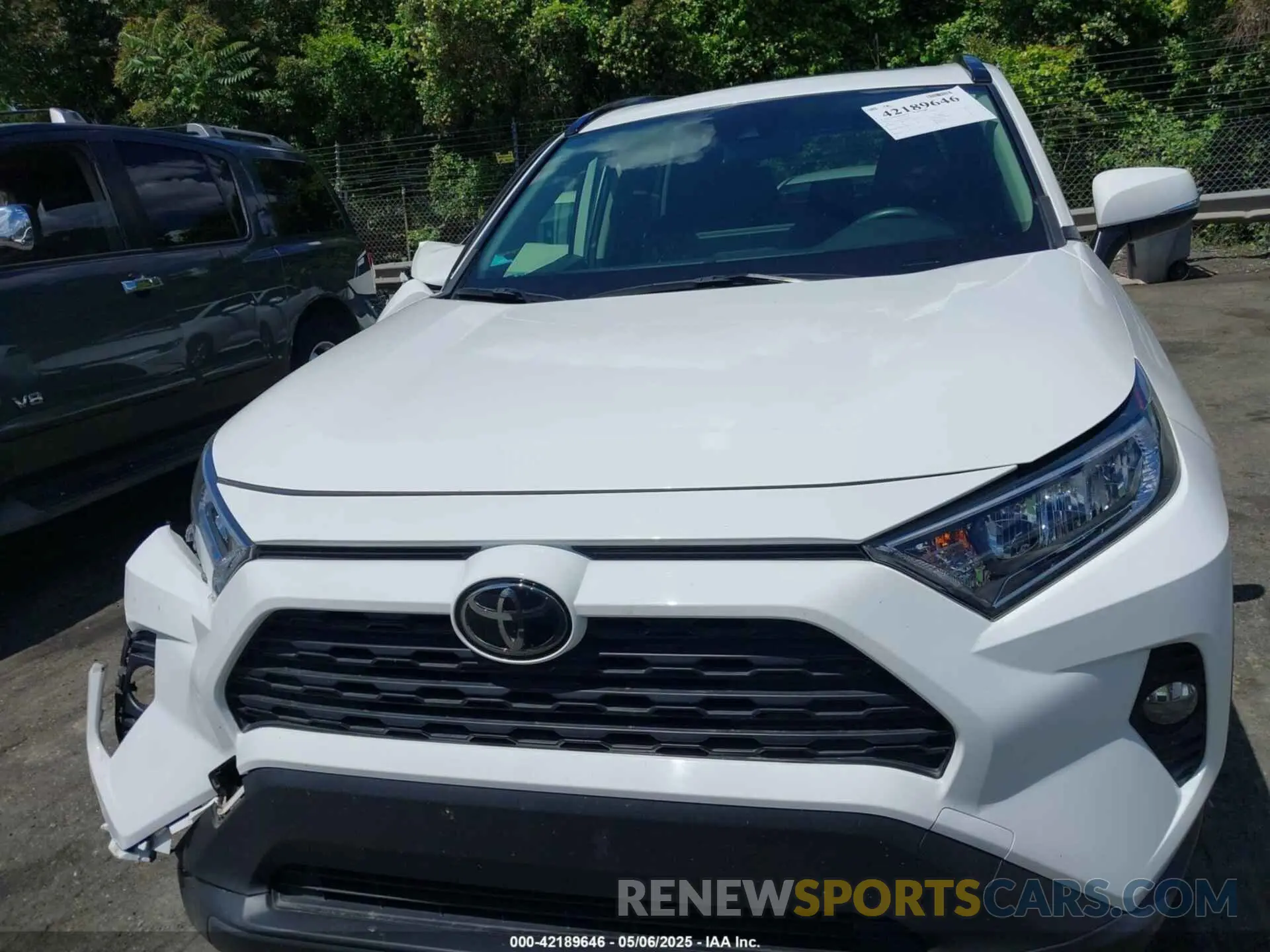 12 Photograph of a damaged car JTMA1RFV3LD055015 TOYOTA RAV4 2020