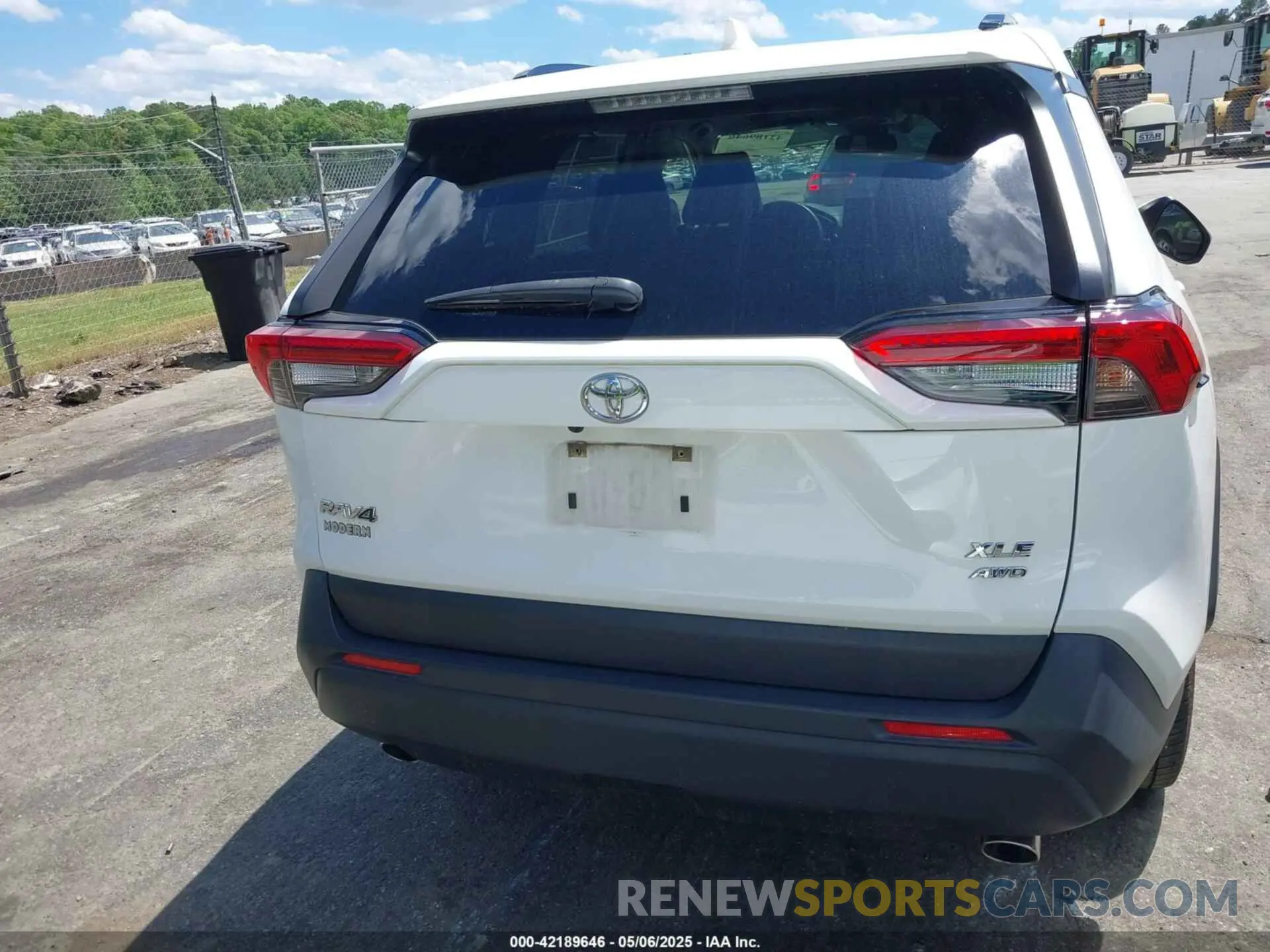 16 Photograph of a damaged car JTMA1RFV3LD055015 TOYOTA RAV4 2020