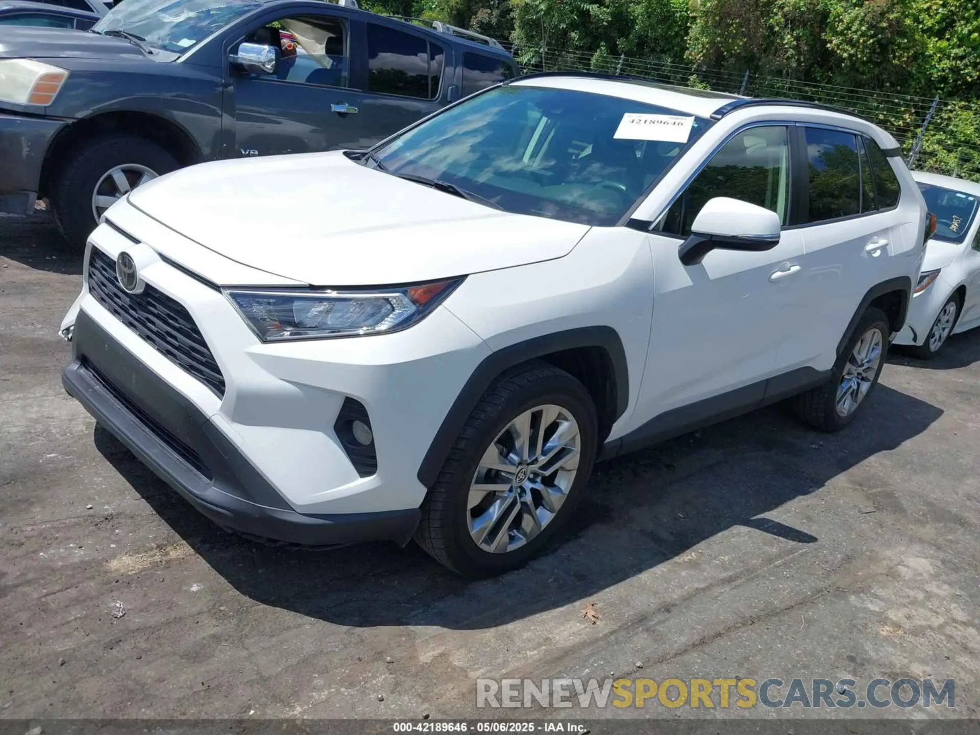 2 Photograph of a damaged car JTMA1RFV3LD055015 TOYOTA RAV4 2020