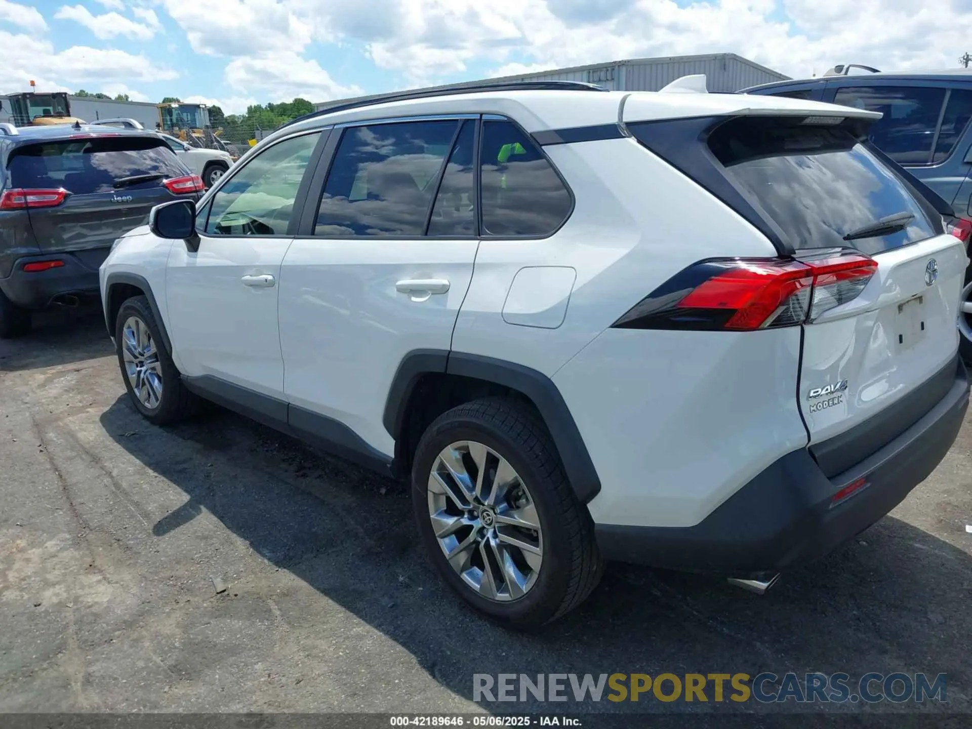 3 Photograph of a damaged car JTMA1RFV3LD055015 TOYOTA RAV4 2020