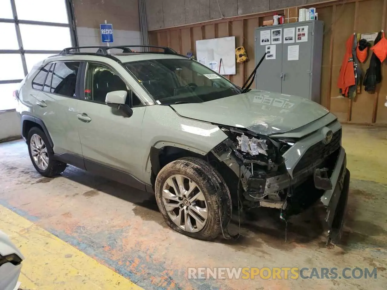 4 Photograph of a damaged car JTMA1RFV8LD528004 TOYOTA RAV4 2020