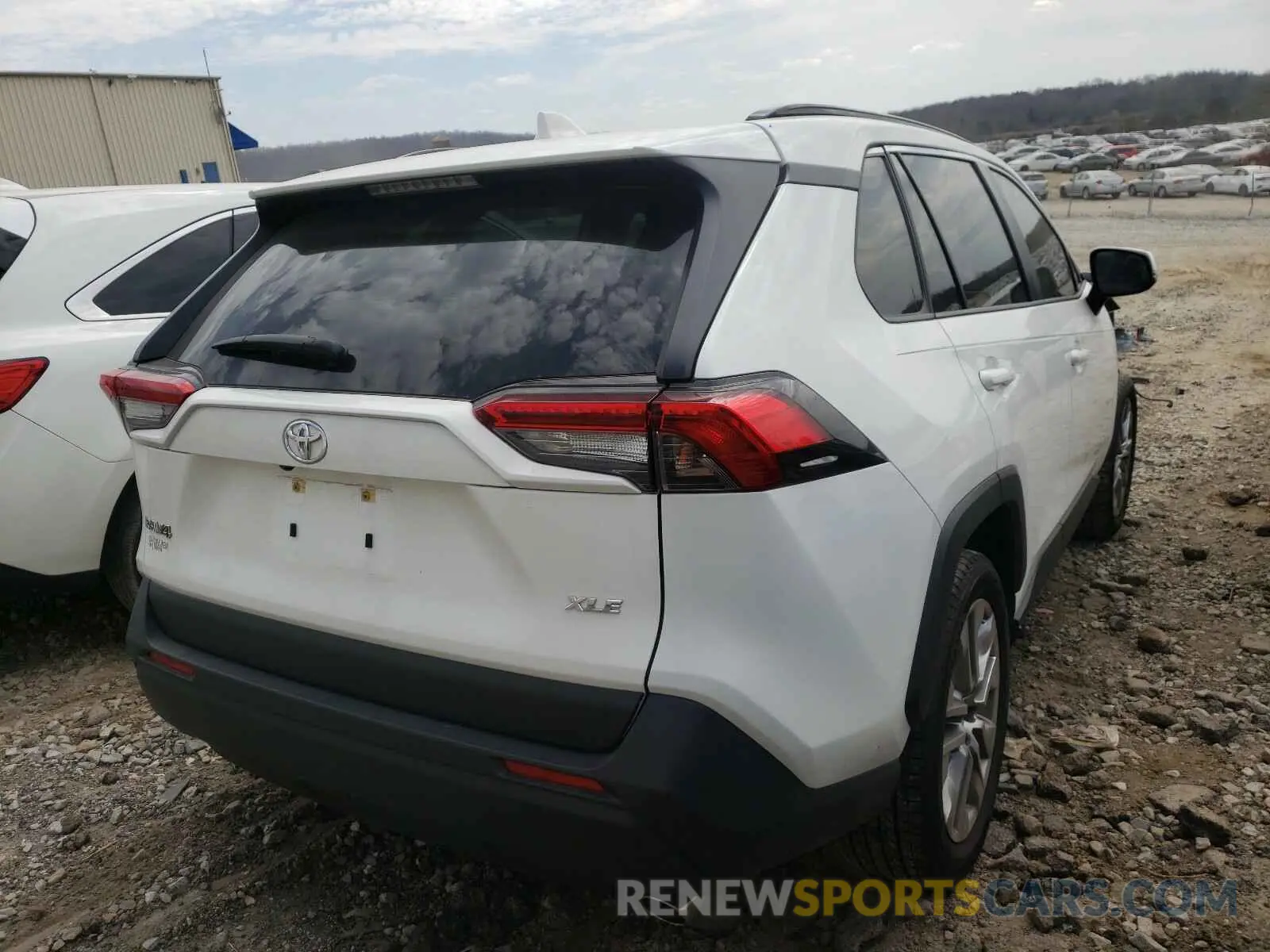 4 Photograph of a damaged car JTMC1RFV1LD055037 TOYOTA RAV4 2020