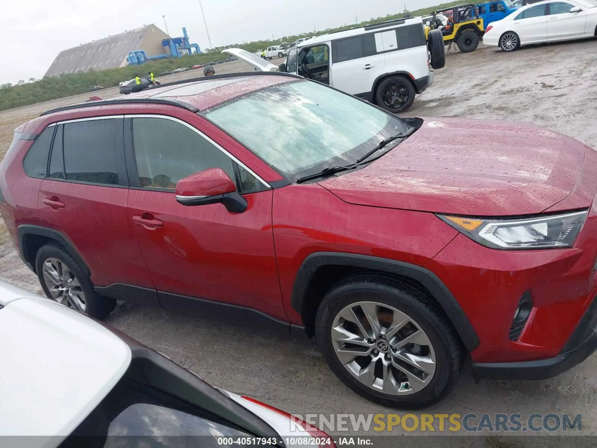 12 Photograph of a damaged car JTMC1RFV6LJ017224 TOYOTA RAV4 2020