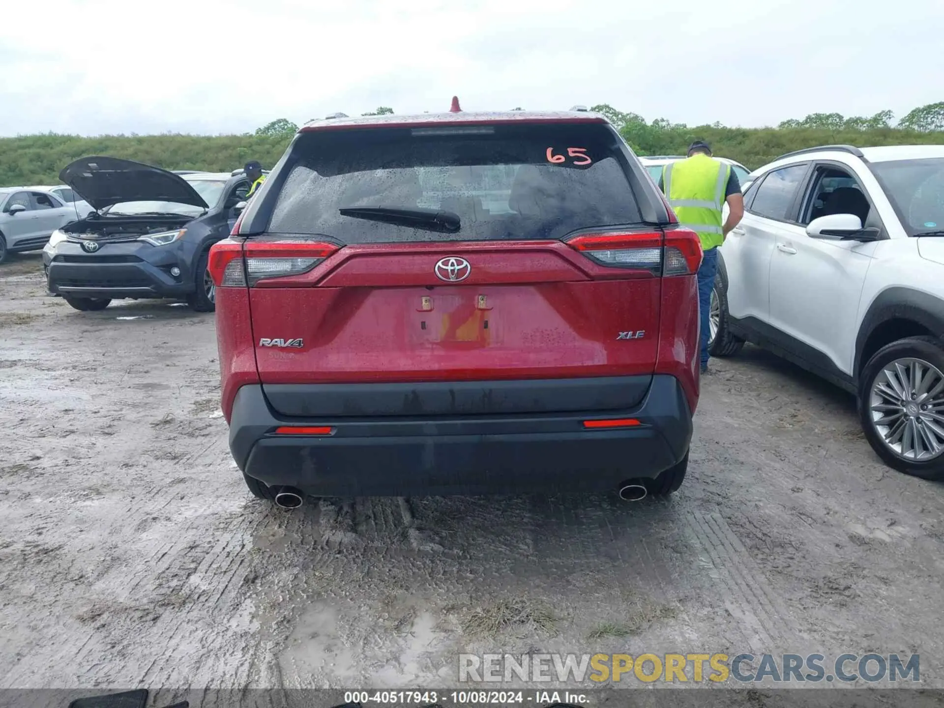 15 Photograph of a damaged car JTMC1RFV6LJ017224 TOYOTA RAV4 2020