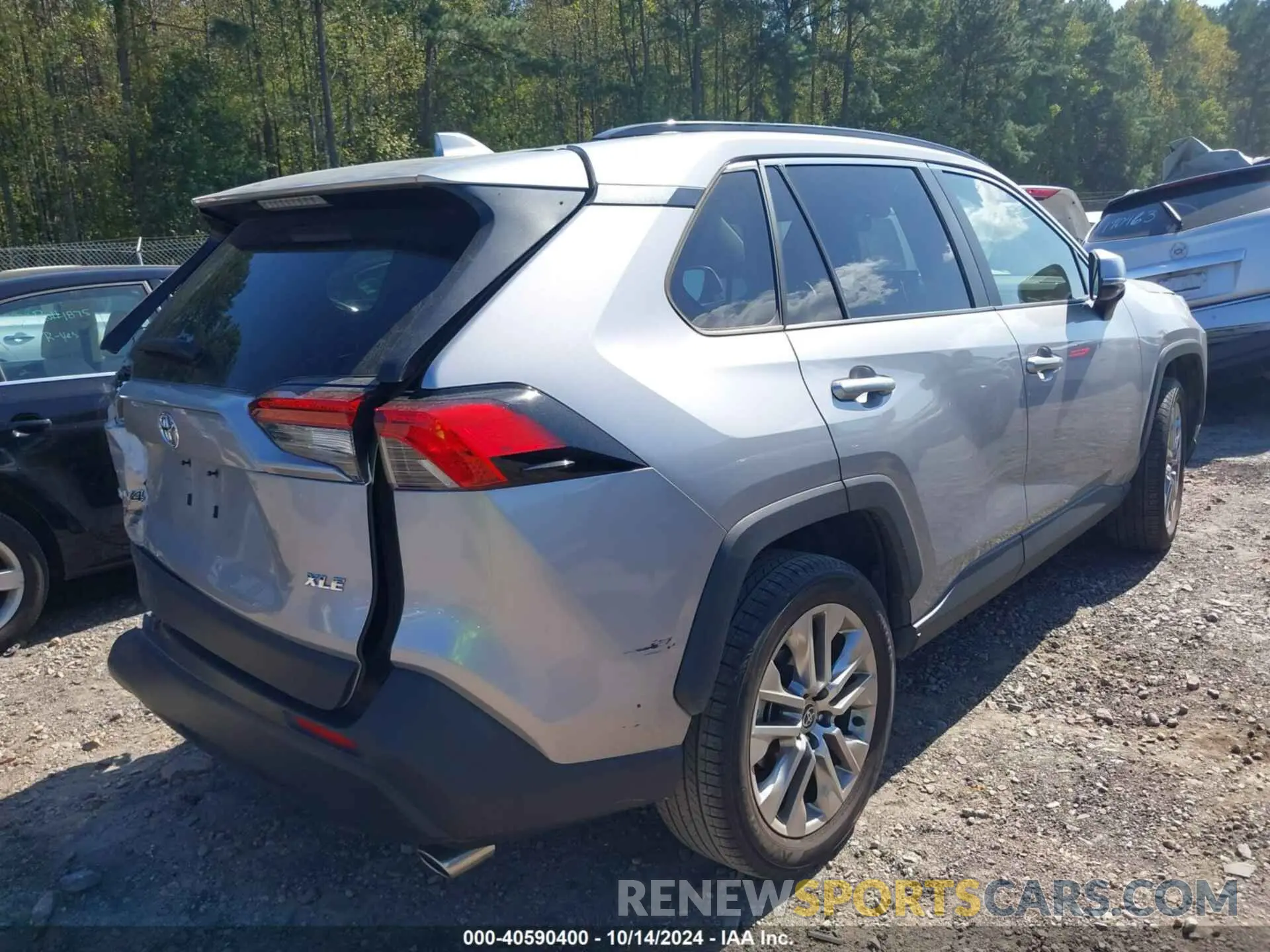 4 Photograph of a damaged car JTMC1RFV7LD517603 TOYOTA RAV4 2020