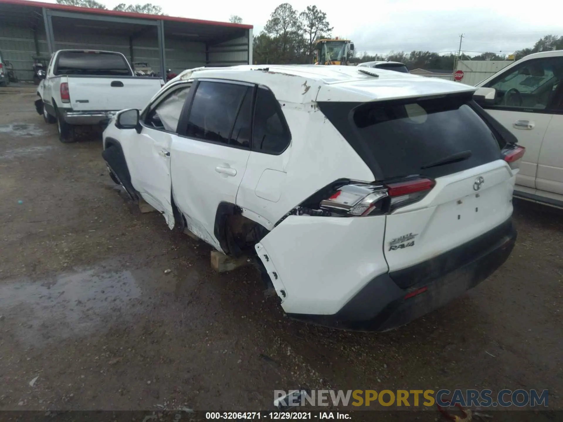 3 Photograph of a damaged car JTMC1RFV8LD522146 TOYOTA RAV4 2020