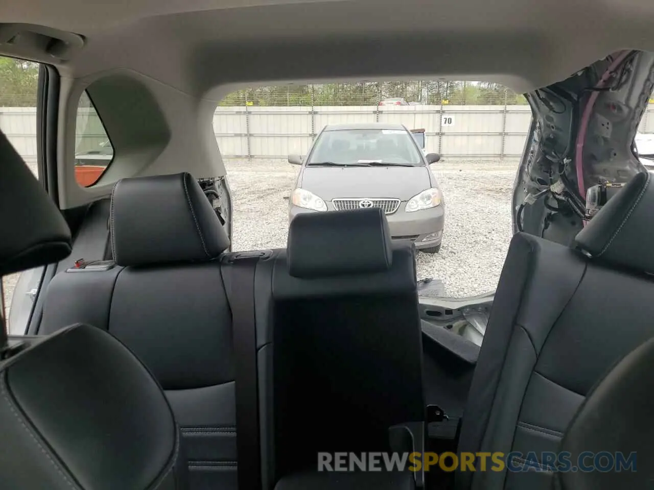 10 Photograph of a damaged car JTMD6RFVXLD003556 TOYOTA RAV4 2020