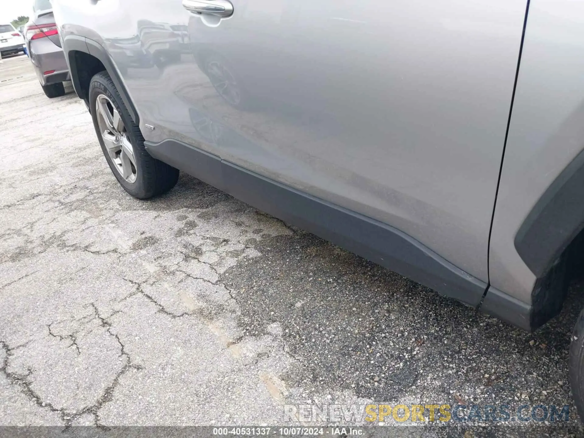 6 Photograph of a damaged car JTMDWRFV4LD550905 TOYOTA RAV4 2020