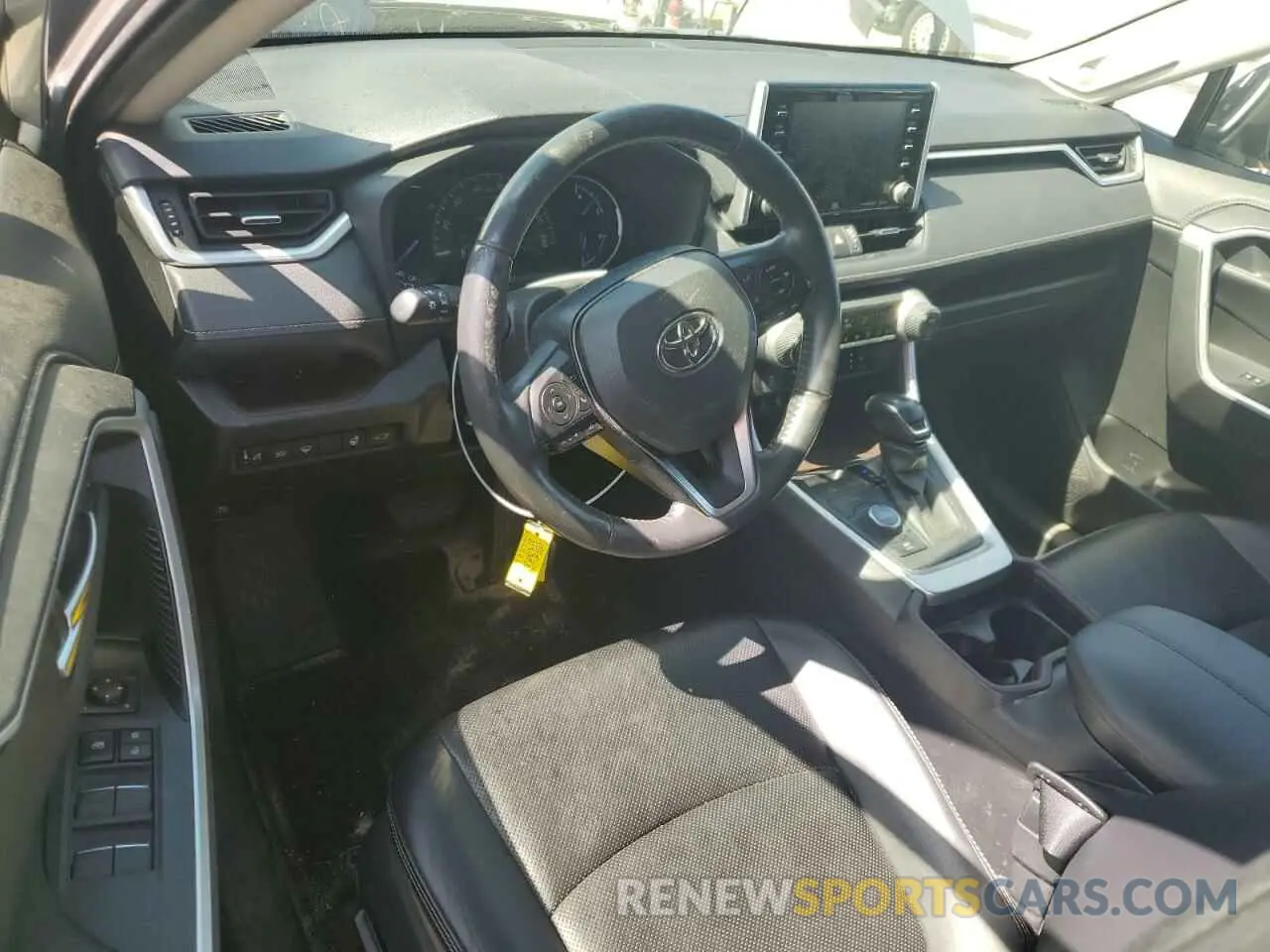8 Фотография поврежденного автомобиля JTMDWRFV6LJ048608 TOYOTA RAV4 2020