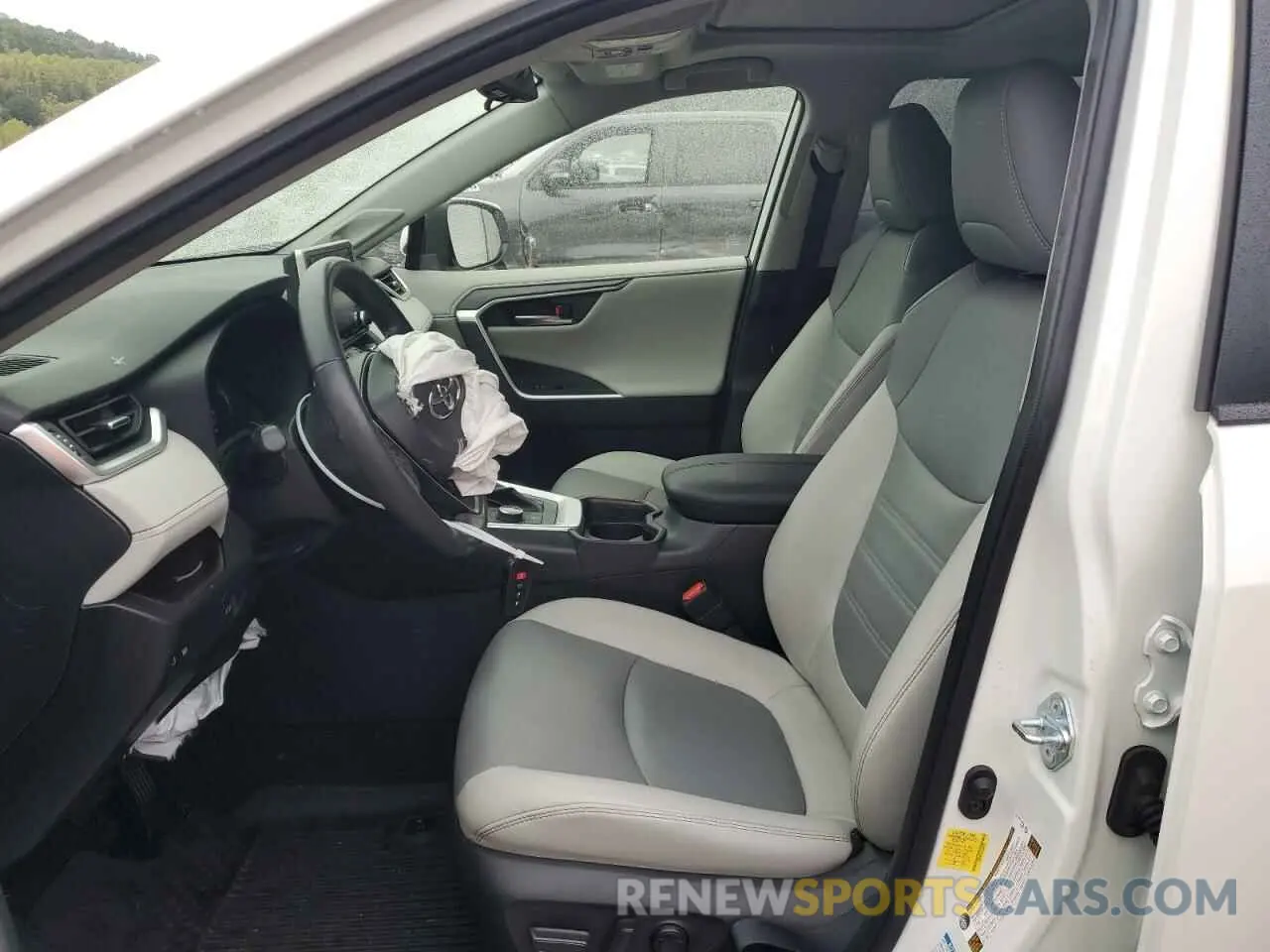 7 Photograph of a damaged car JTMDWRFV9LD058192 TOYOTA RAV4 2020