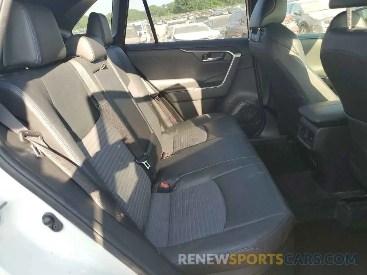 11 Фотография поврежденного автомобиля JTME6RFV0LD501785 TOYOTA RAV4 2020