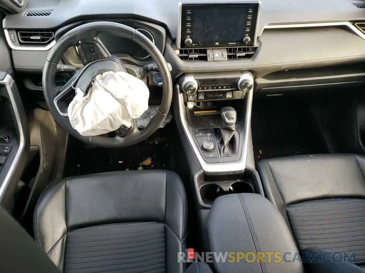 8 Photograph of a damaged car JTME6RFV0LJ001739 TOYOTA RAV4 2020