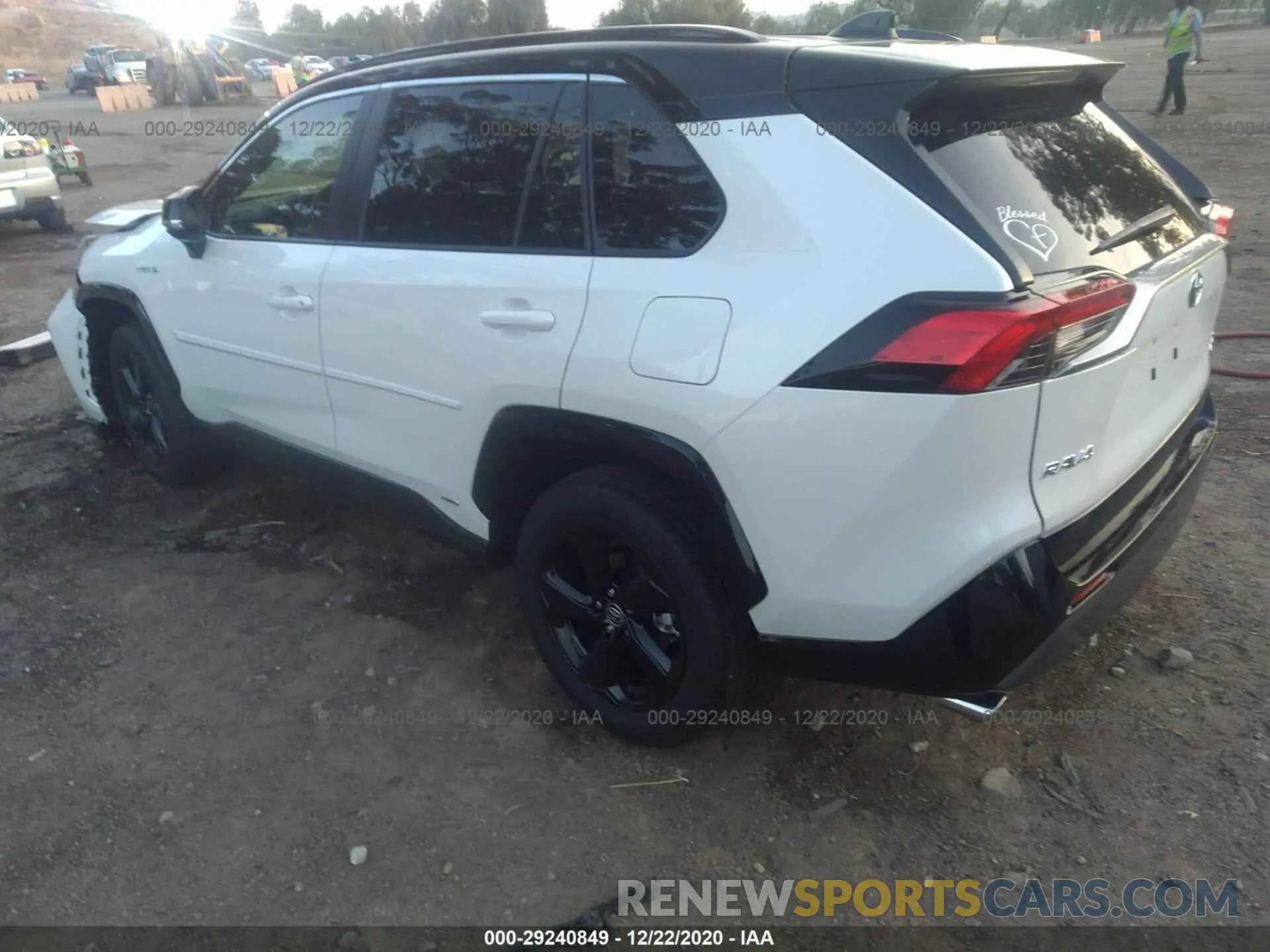 3 Photograph of a damaged car JTME6RFV4LD502583 TOYOTA RAV4 2020
