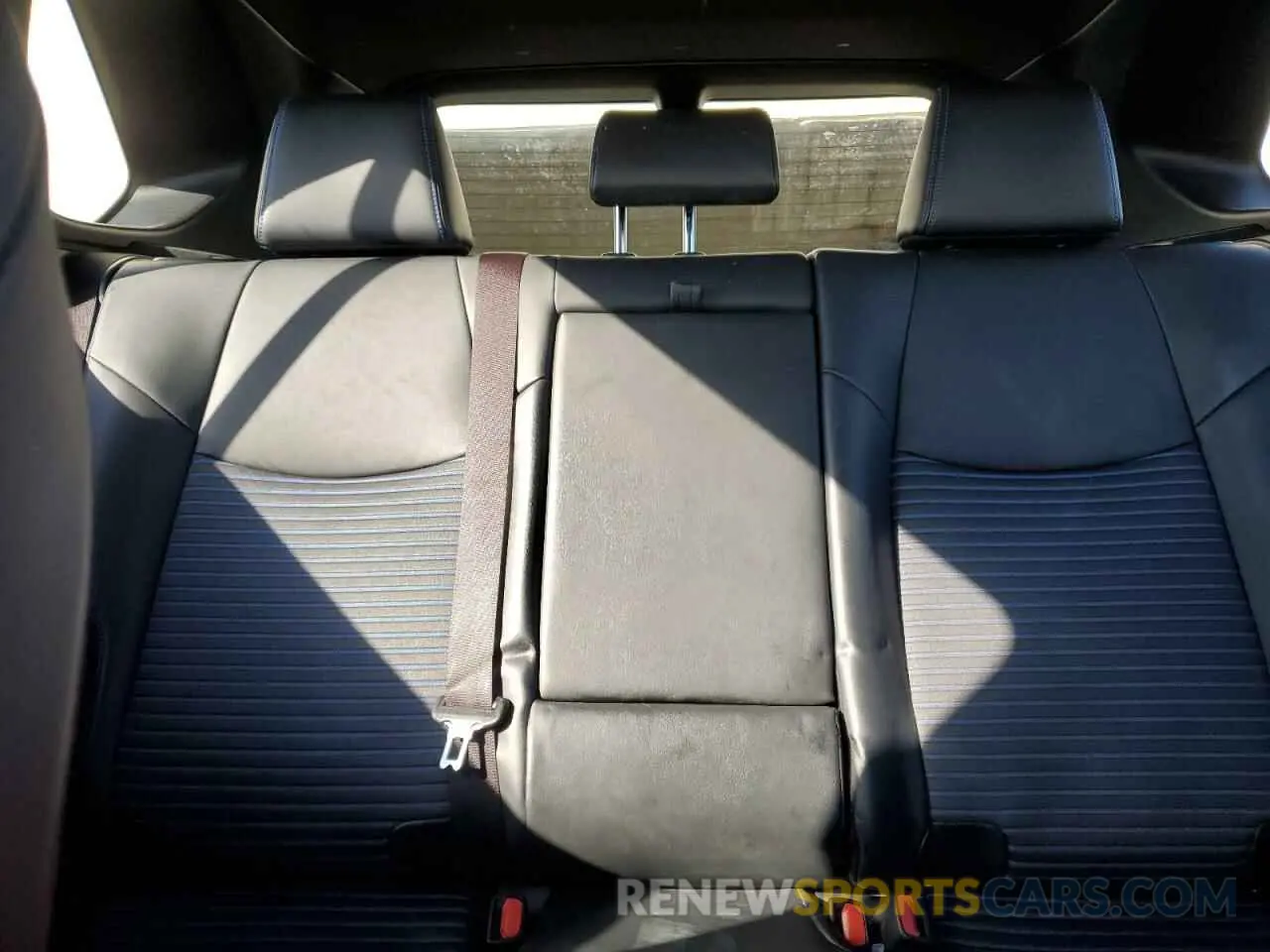 10 Photograph of a damaged car JTMEWRFV1LD538182 TOYOTA RAV4 2020