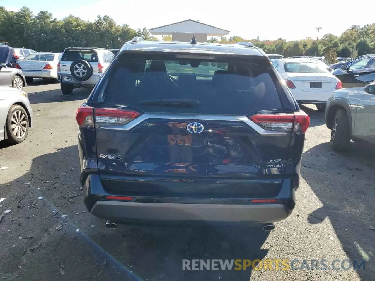 6 Photograph of a damaged car JTMEWRFV3LD538460 TOYOTA RAV4 2020