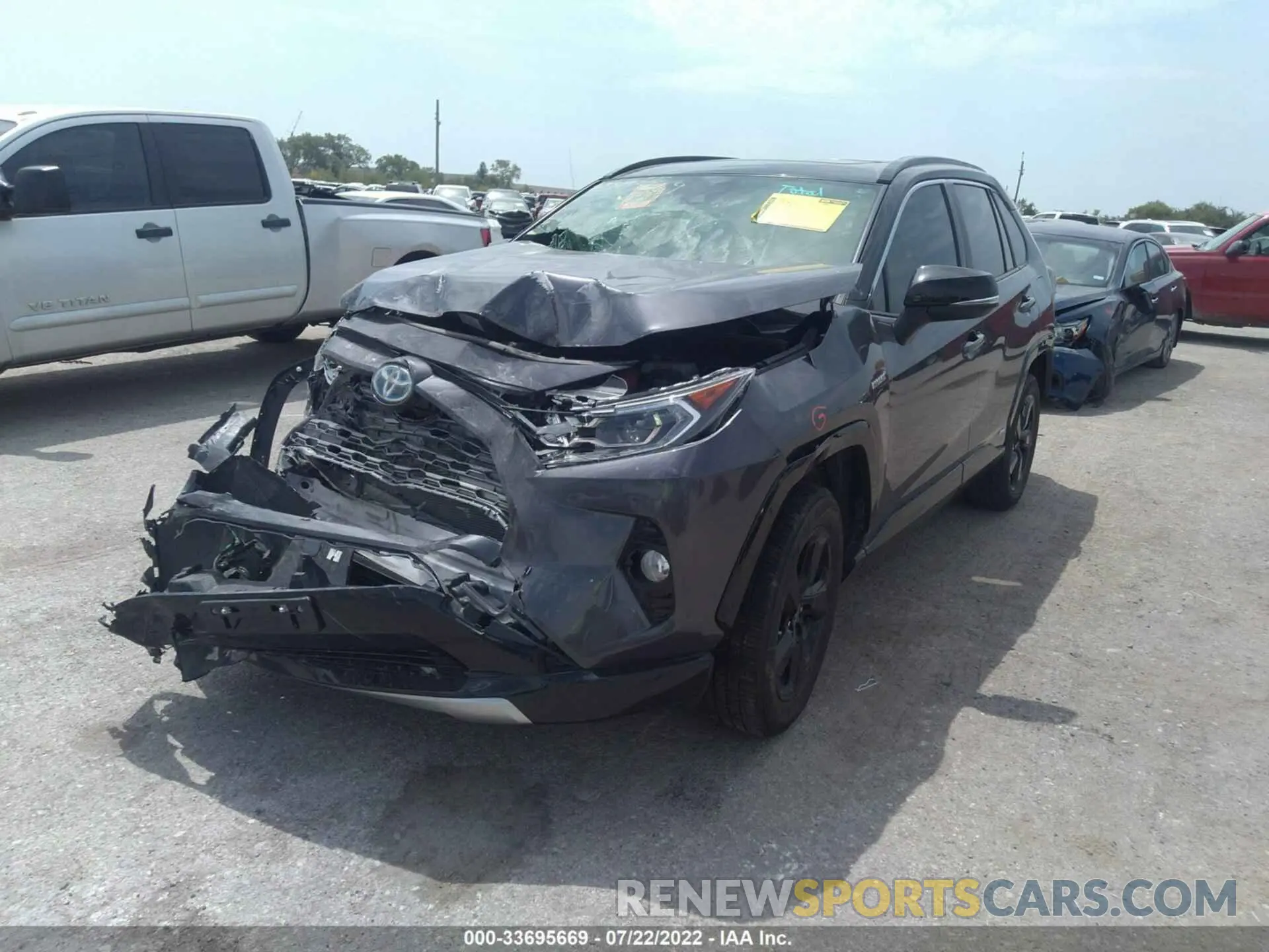2 Фотография поврежденного автомобиля JTMEWRFV6LJ036625 TOYOTA RAV4 2020