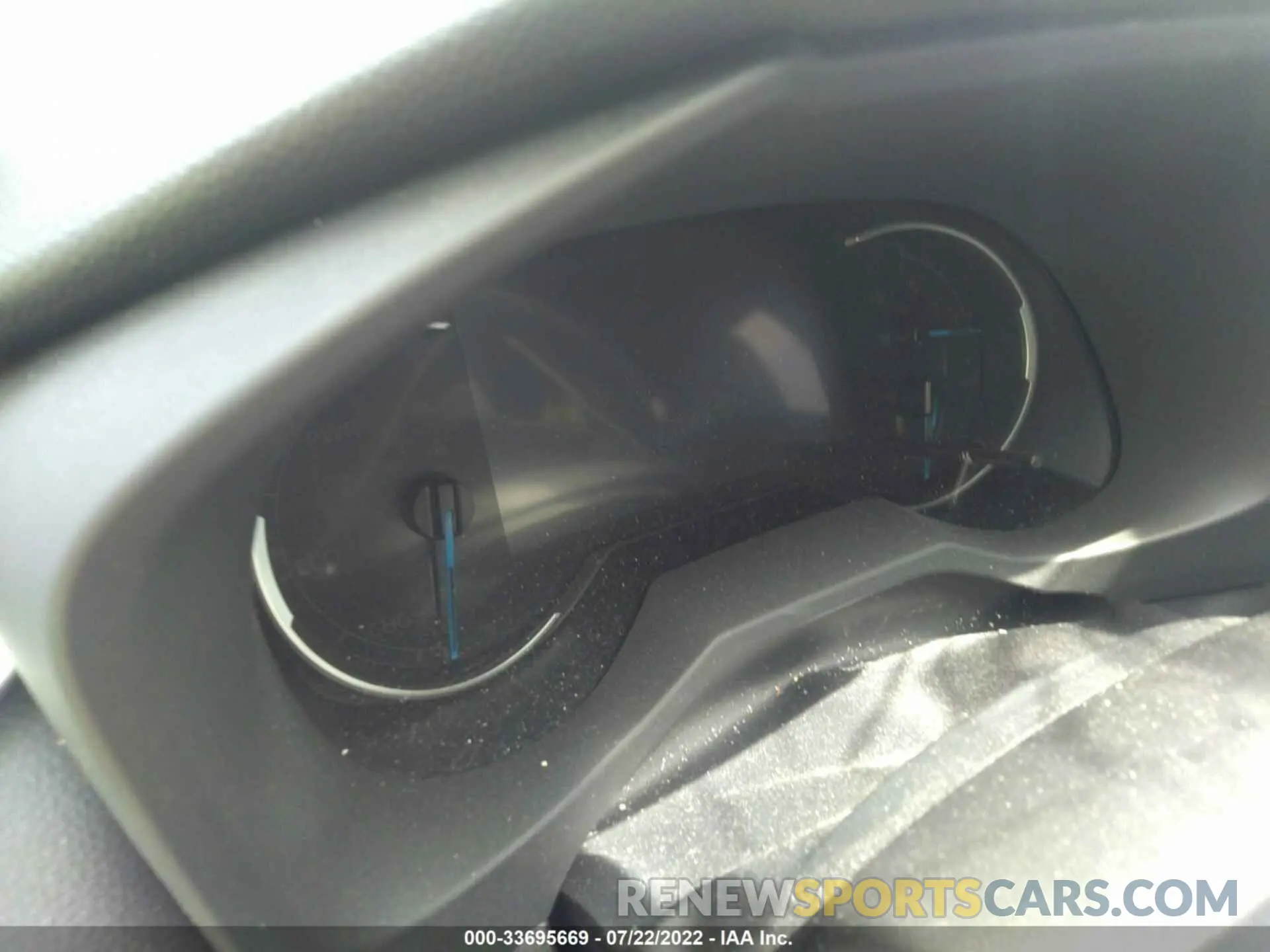 7 Фотография поврежденного автомобиля JTMEWRFV6LJ036625 TOYOTA RAV4 2020