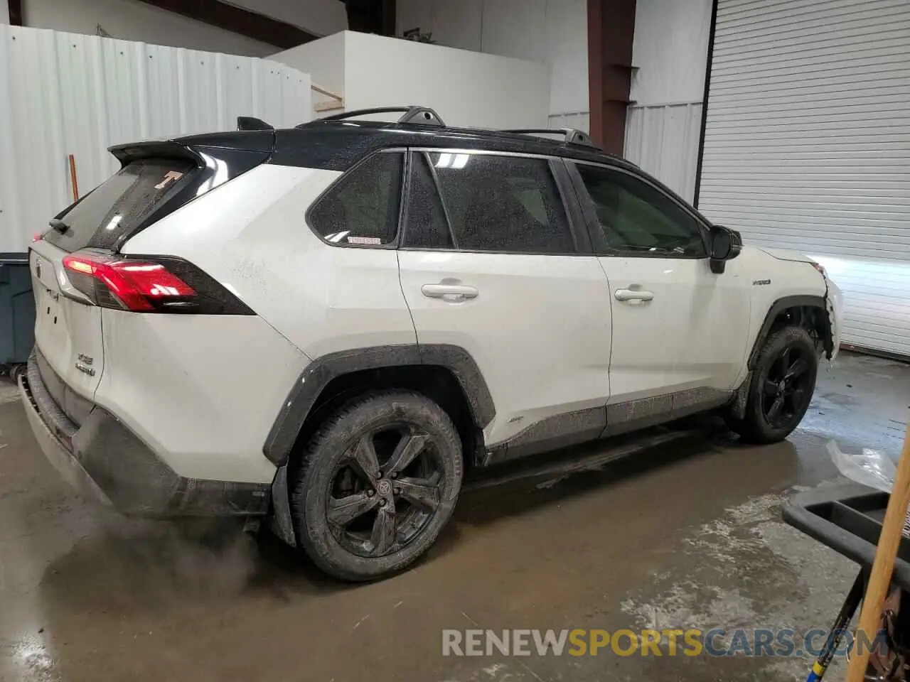 3 Photograph of a damaged car JTMEWRFV7LD527123 TOYOTA RAV4 2020