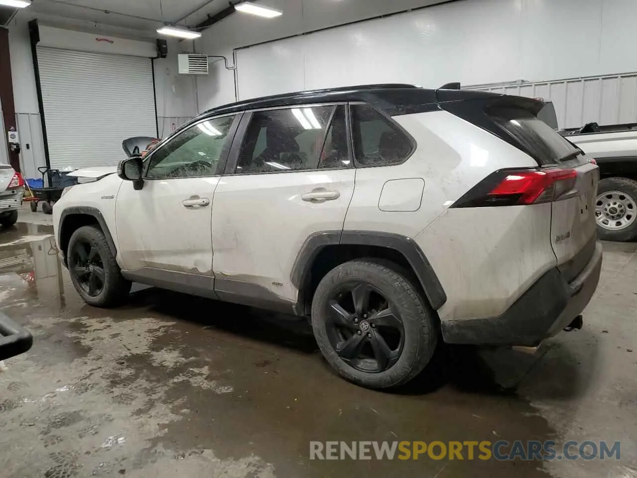 2 Photograph of a damaged car JTMEWRFV7LD548005 TOYOTA RAV4 2020