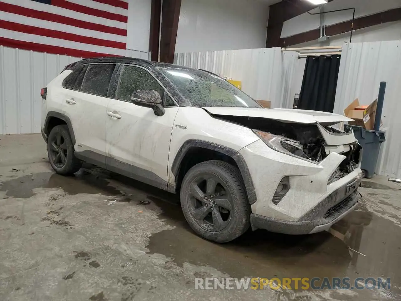 4 Photograph of a damaged car JTMEWRFV7LD548005 TOYOTA RAV4 2020