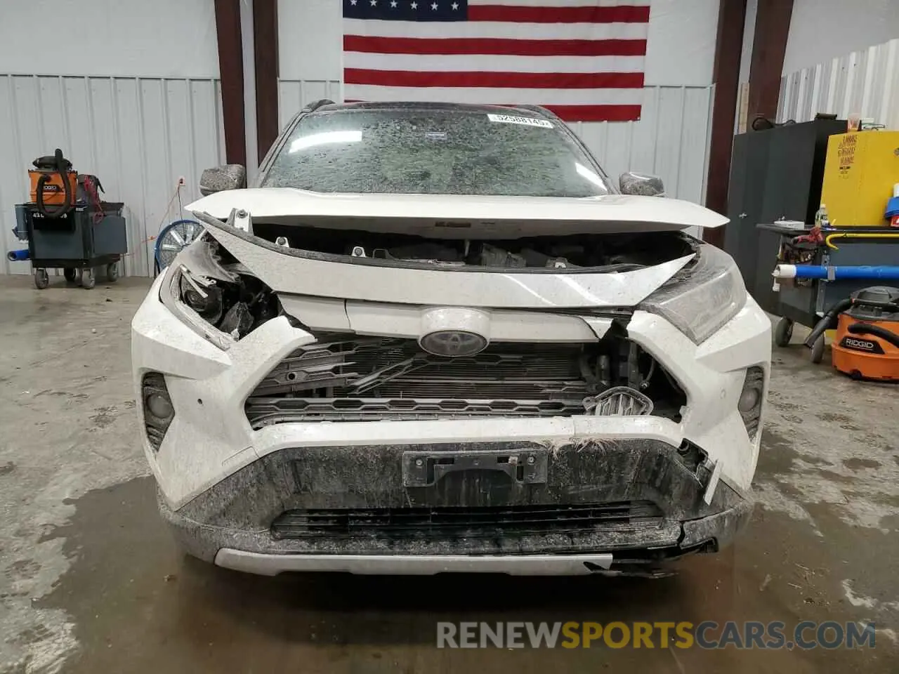5 Photograph of a damaged car JTMEWRFV7LD548005 TOYOTA RAV4 2020