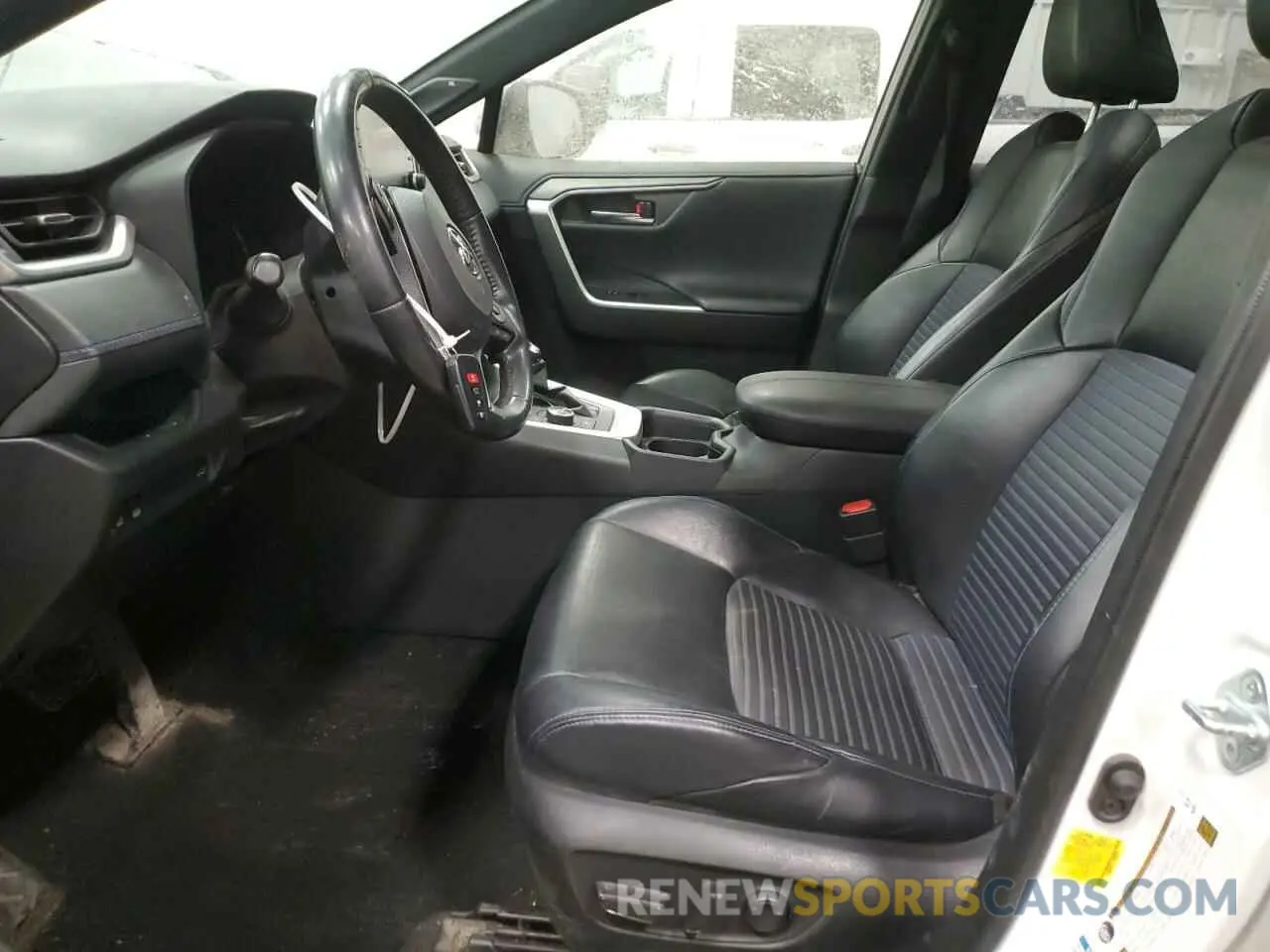 7 Photograph of a damaged car JTMEWRFV7LD548005 TOYOTA RAV4 2020