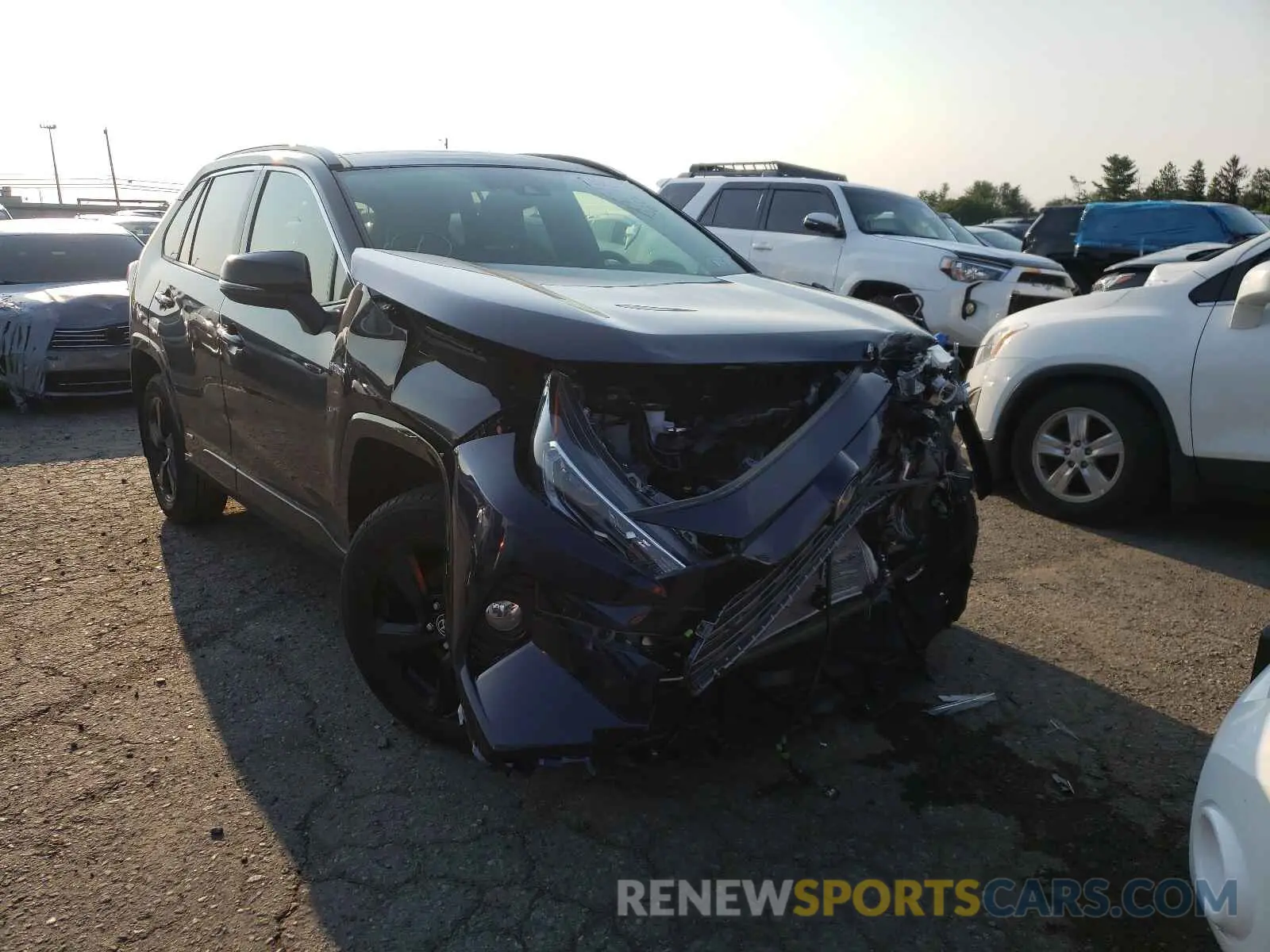 1 Photograph of a damaged car JTMEWRFV7LD548523 TOYOTA RAV4 2020