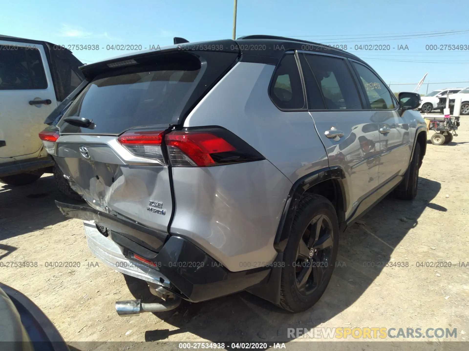 4 Photograph of a damaged car JTMEWRFV7LJ037363 TOYOTA RAV4 2020