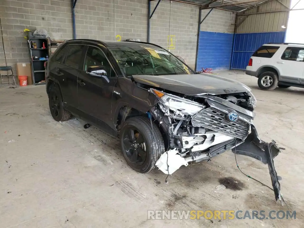 1 Фотография поврежденного автомобиля JTMEWRFV8LJ046010 TOYOTA RAV4 2020