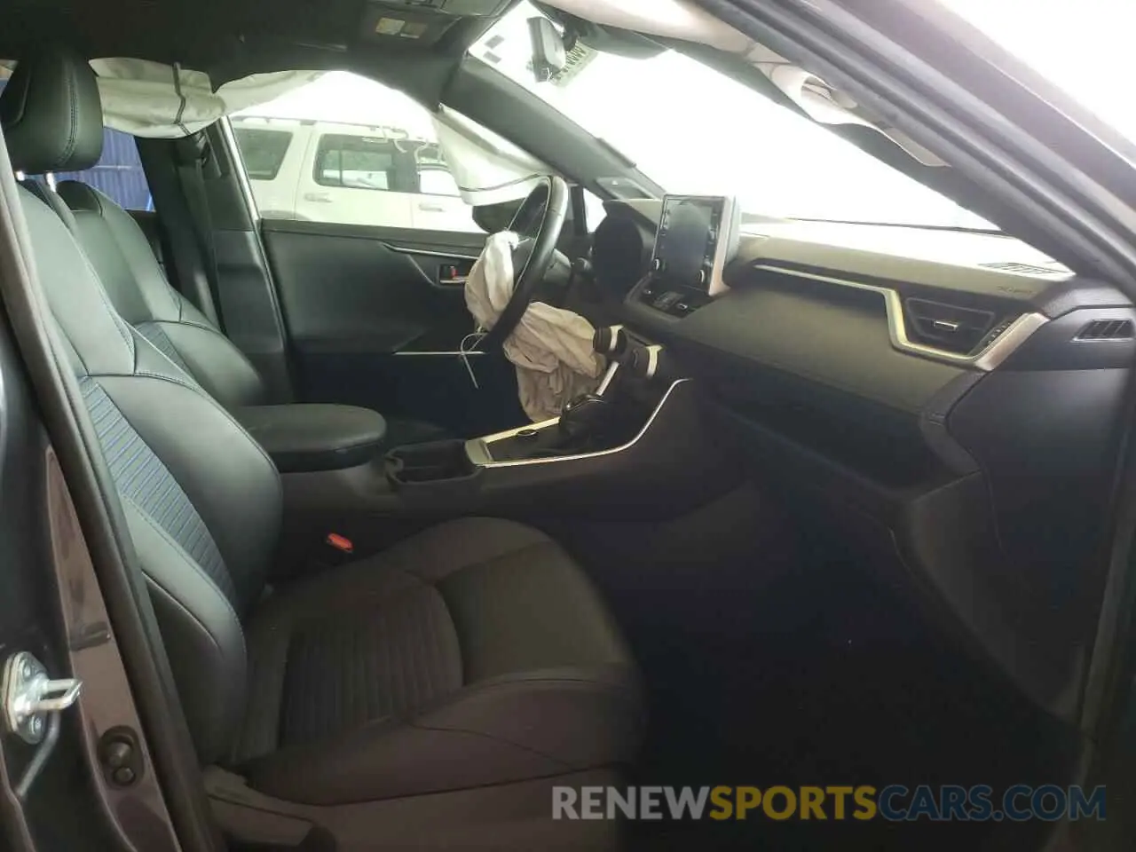 5 Фотография поврежденного автомобиля JTMEWRFV8LJ046010 TOYOTA RAV4 2020