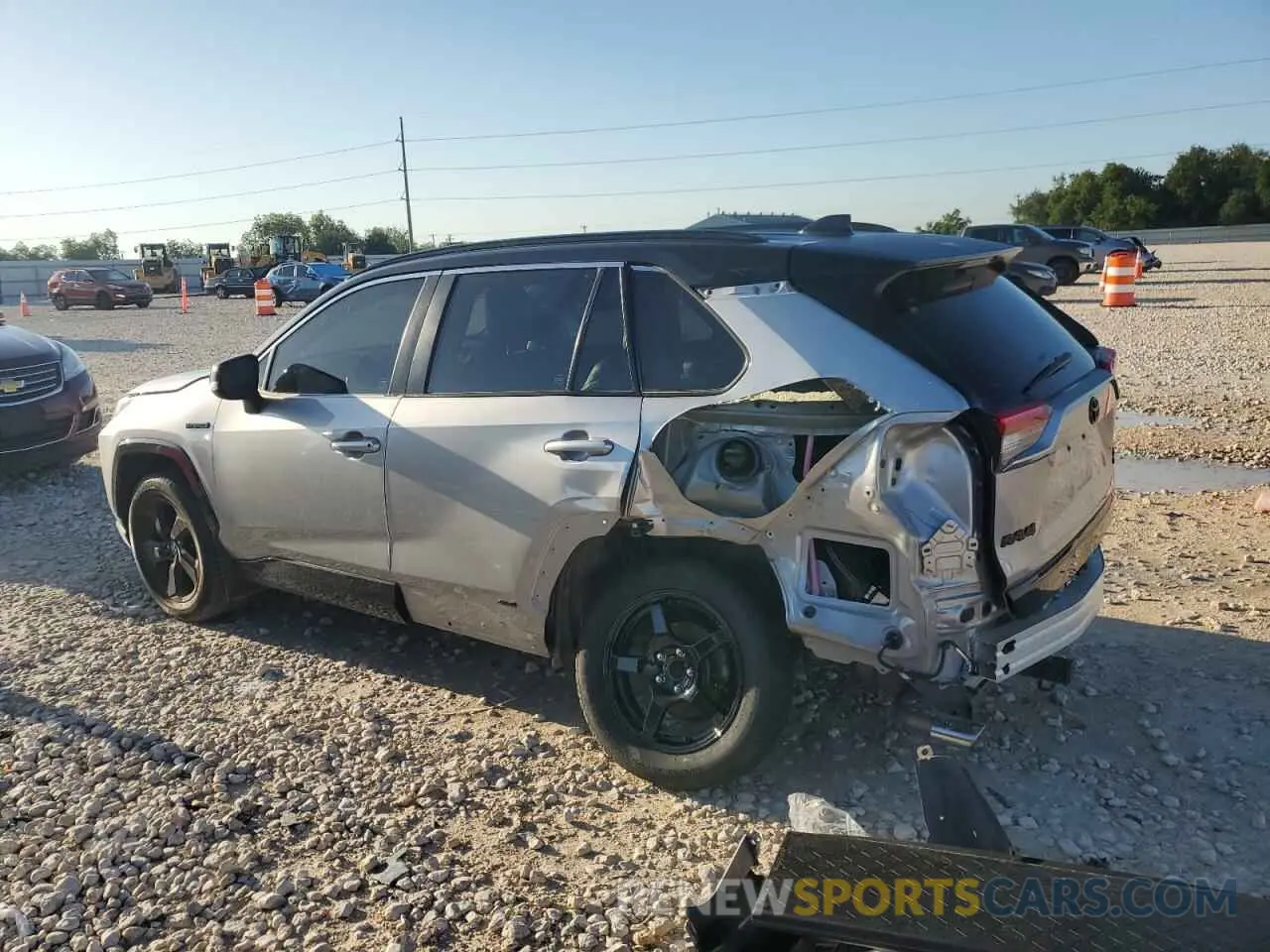 2 Photograph of a damaged car JTMEWRFV9LJ033203 TOYOTA RAV4 2020