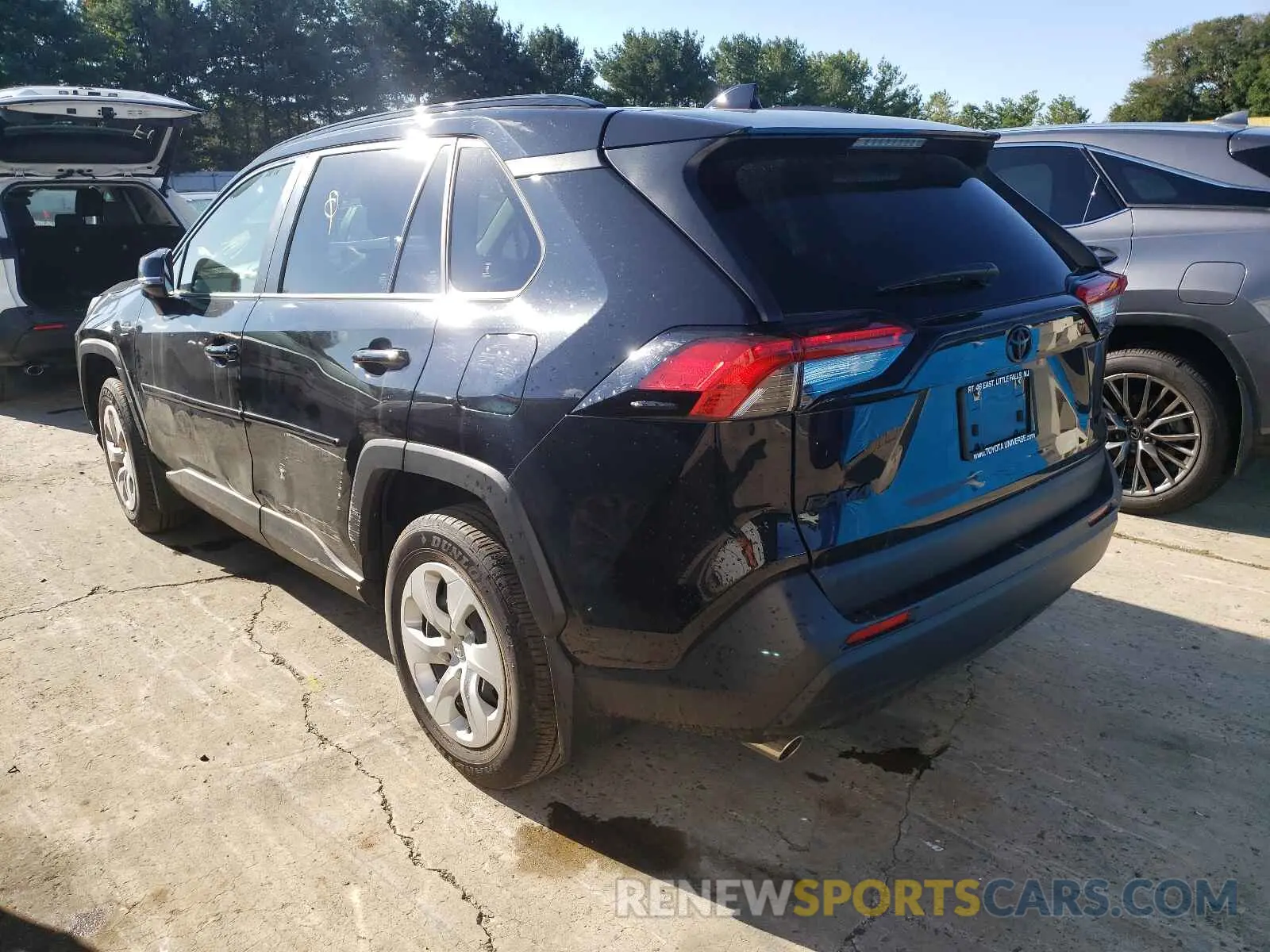 3 Photograph of a damaged car JTMG1RFV1LD060045 TOYOTA RAV4 2020