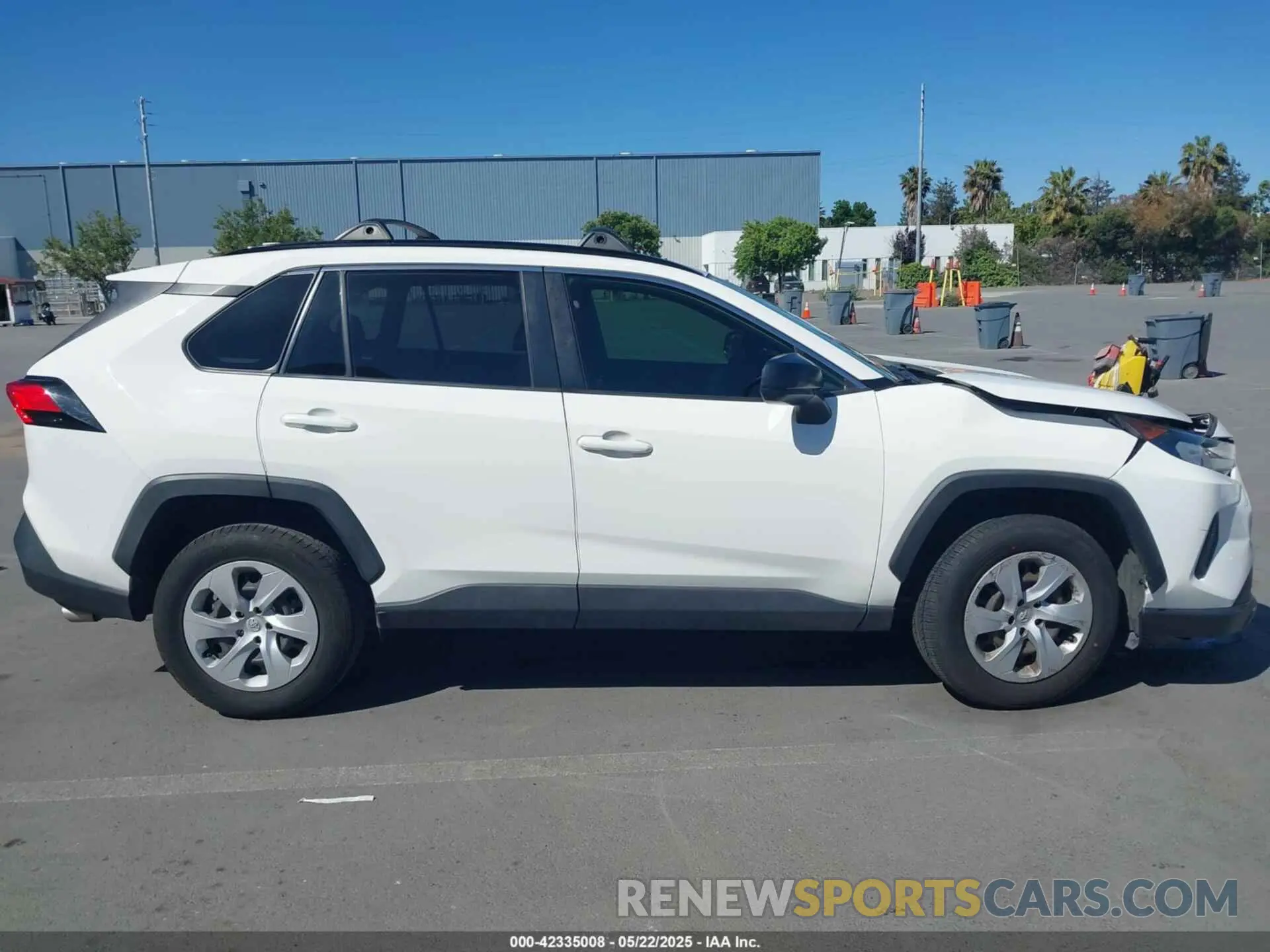 12 Photograph of a damaged car JTMH1RFV2LD057255 TOYOTA RAV4 2020
