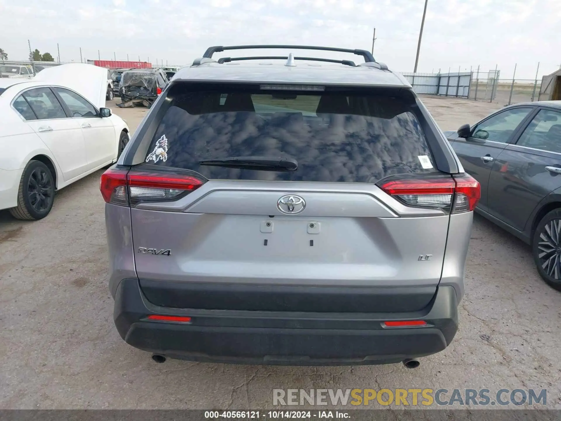 15 Photograph of a damaged car JTMH1RFV4LD044166 TOYOTA RAV4 2020